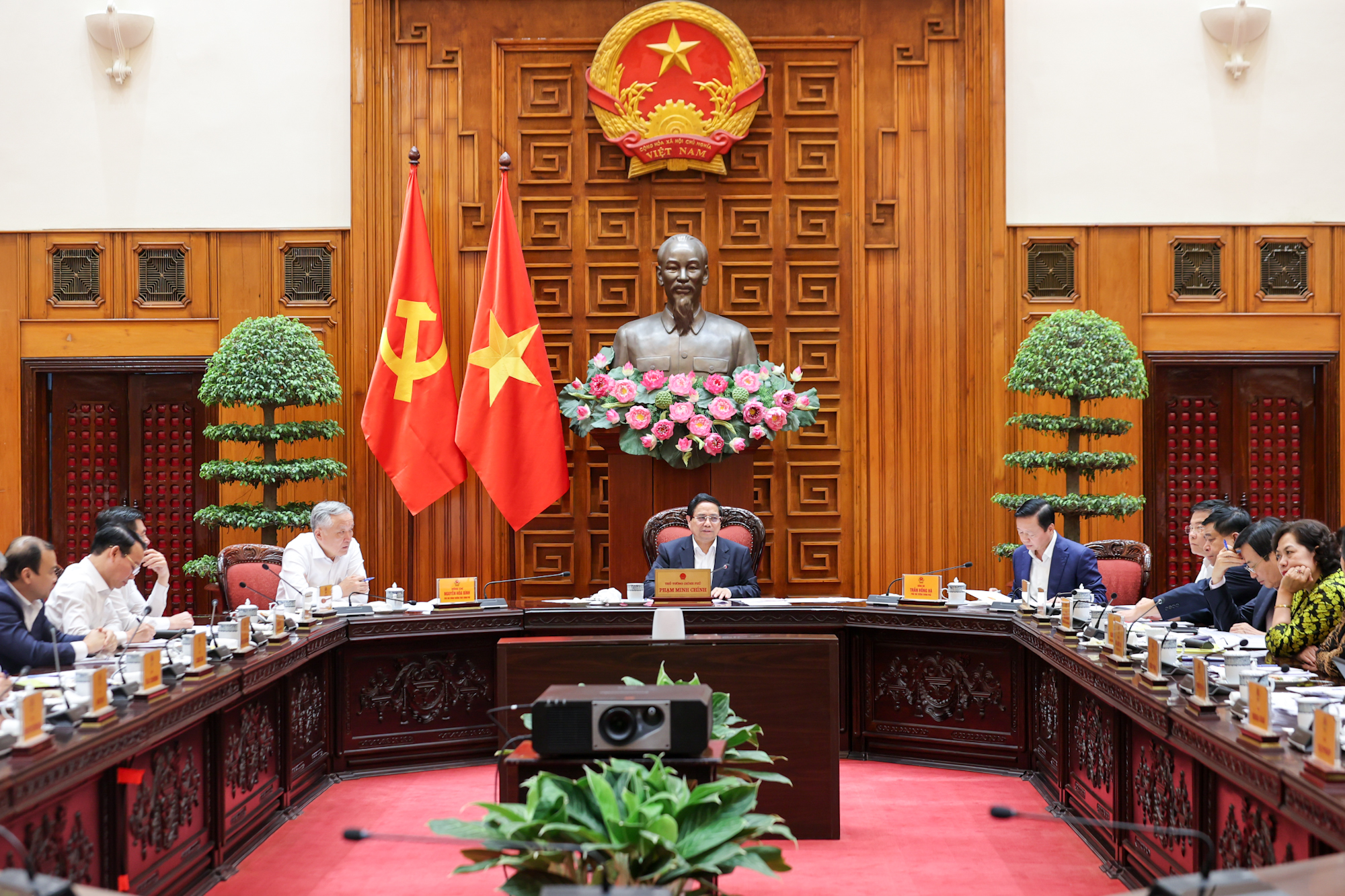 Thủ tướng: T&iacute;ch cực trao đổi h&agrave;ng ho&aacute; với Mỹ, nhất l&agrave; m&aacute;y bay, kh&iacute; LNG, thương mại quốc ph&ograve;ng- Ảnh 2.