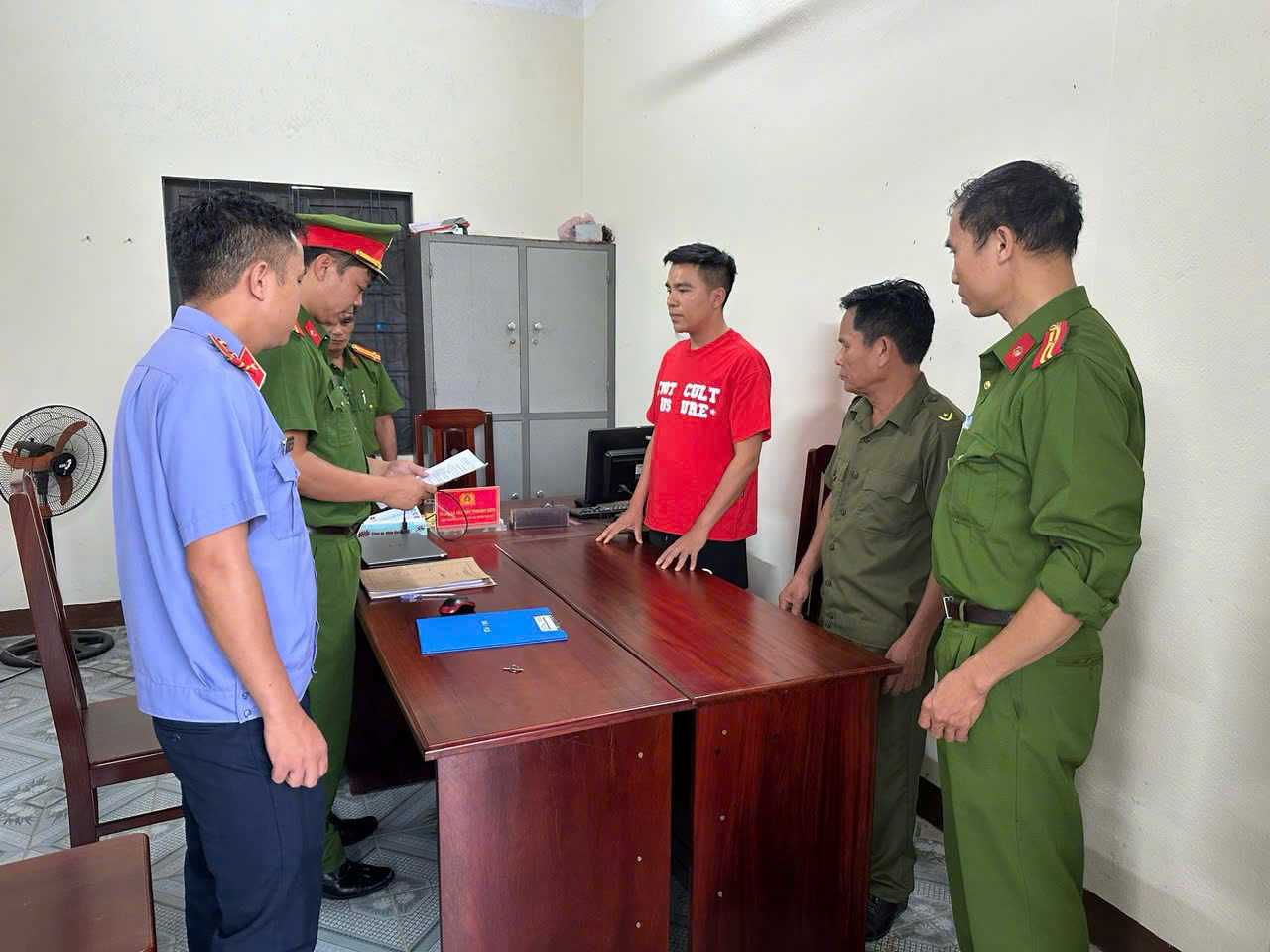 Tiktoker "Dưỡng Dướng Dường phong thủy" bị bắt- Ảnh 1.