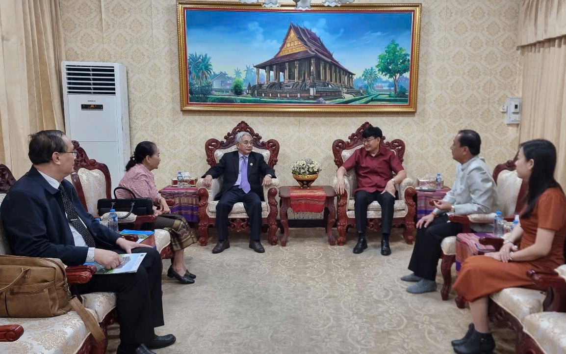 Bộ trưởng Giáo dục và Thể thao Lào chia sẻ về Trường ĐH Cửu Long