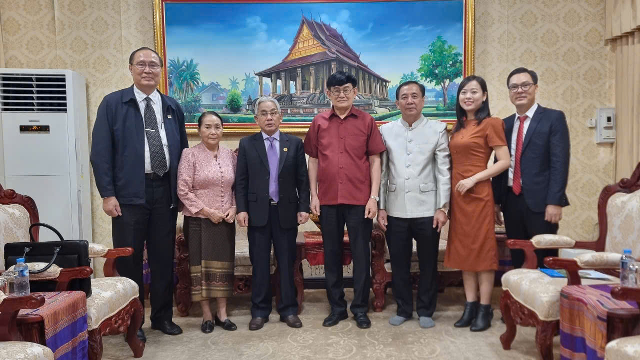 Bộ trưởng Gi&aacute;o dục v&agrave; Thể thao L&agrave;o chia sẻ về Trường ĐH Cửu Long- Ảnh 2.