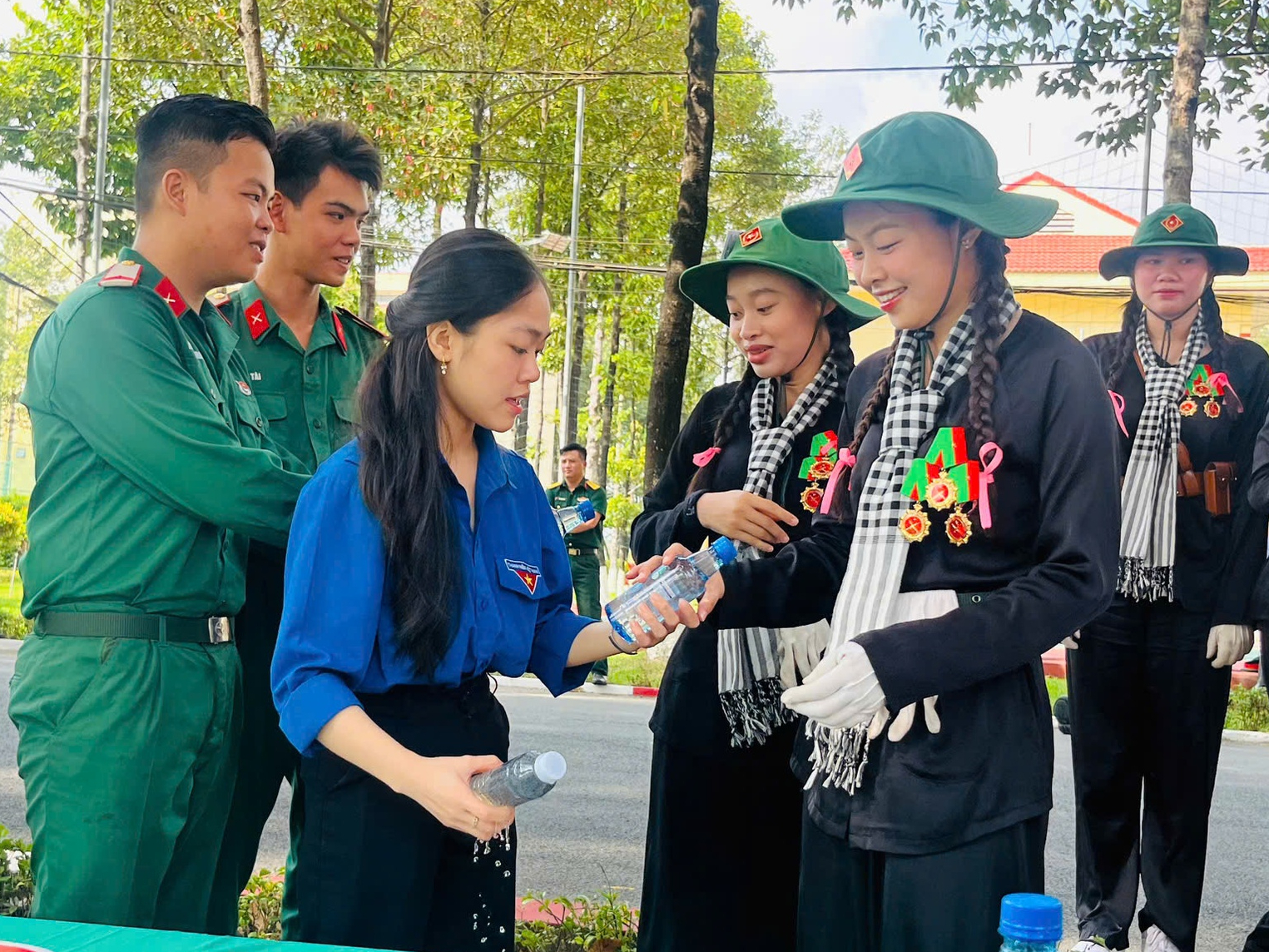 Hoạt động ý nghĩa của Trung đoàn Gia Định trước thềm lễ kỷ niệm trọng đại của dân tộc- Ảnh 4.