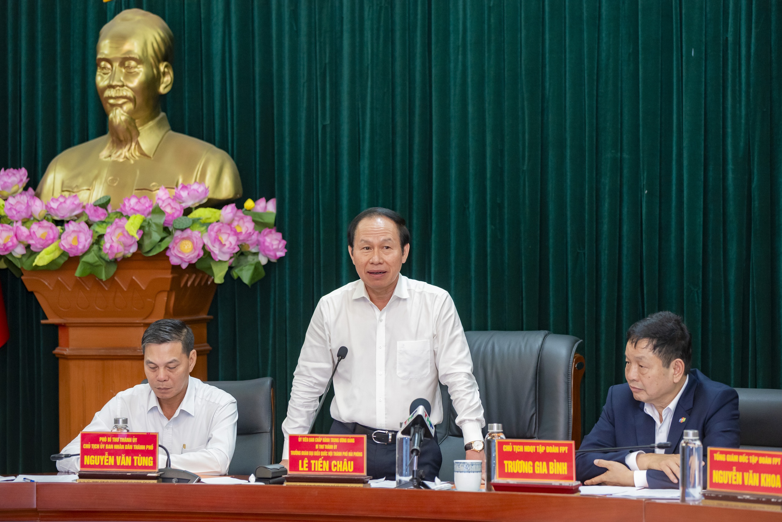 FPT k&yacute; thỏa thuận hợp t&aacute;c to&agrave;n diện với Hải Ph&ograve;ng- Ảnh 2.