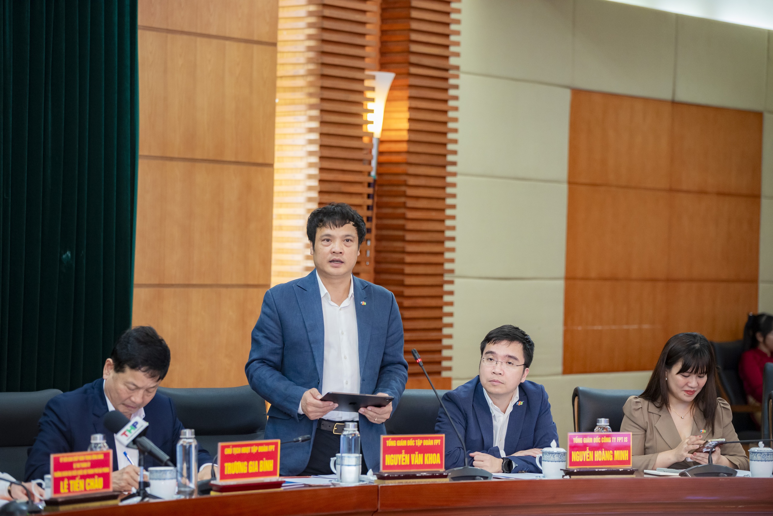 FPT k&yacute; thỏa thuận hợp t&aacute;c to&agrave;n diện với Hải Ph&ograve;ng- Ảnh 3.