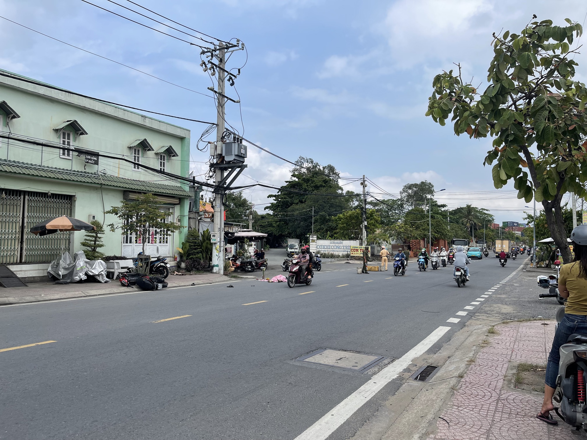 Tai nạn nghi&ecirc;m trọng tr&ecirc;n đường số 2, TP Thủ Đức- Ảnh 1.