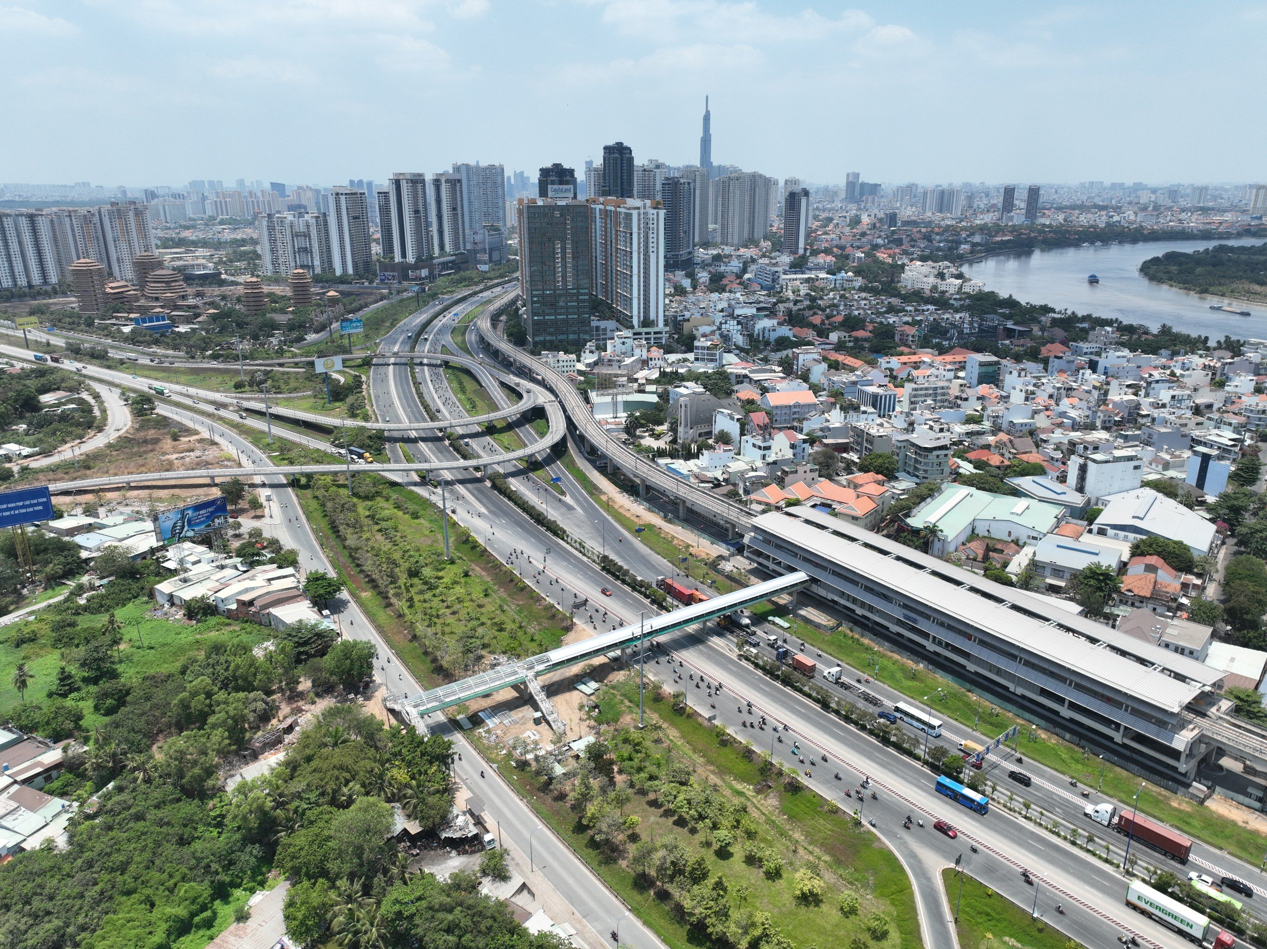 Đại lễ 30-4: Metro số 1 tăng chuyến phục vụ người d&acirc;n- Ảnh 2.