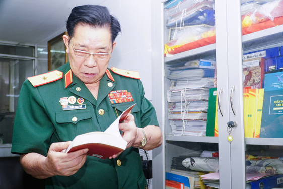 Thiếu tướng Trần Ngọc Thổ