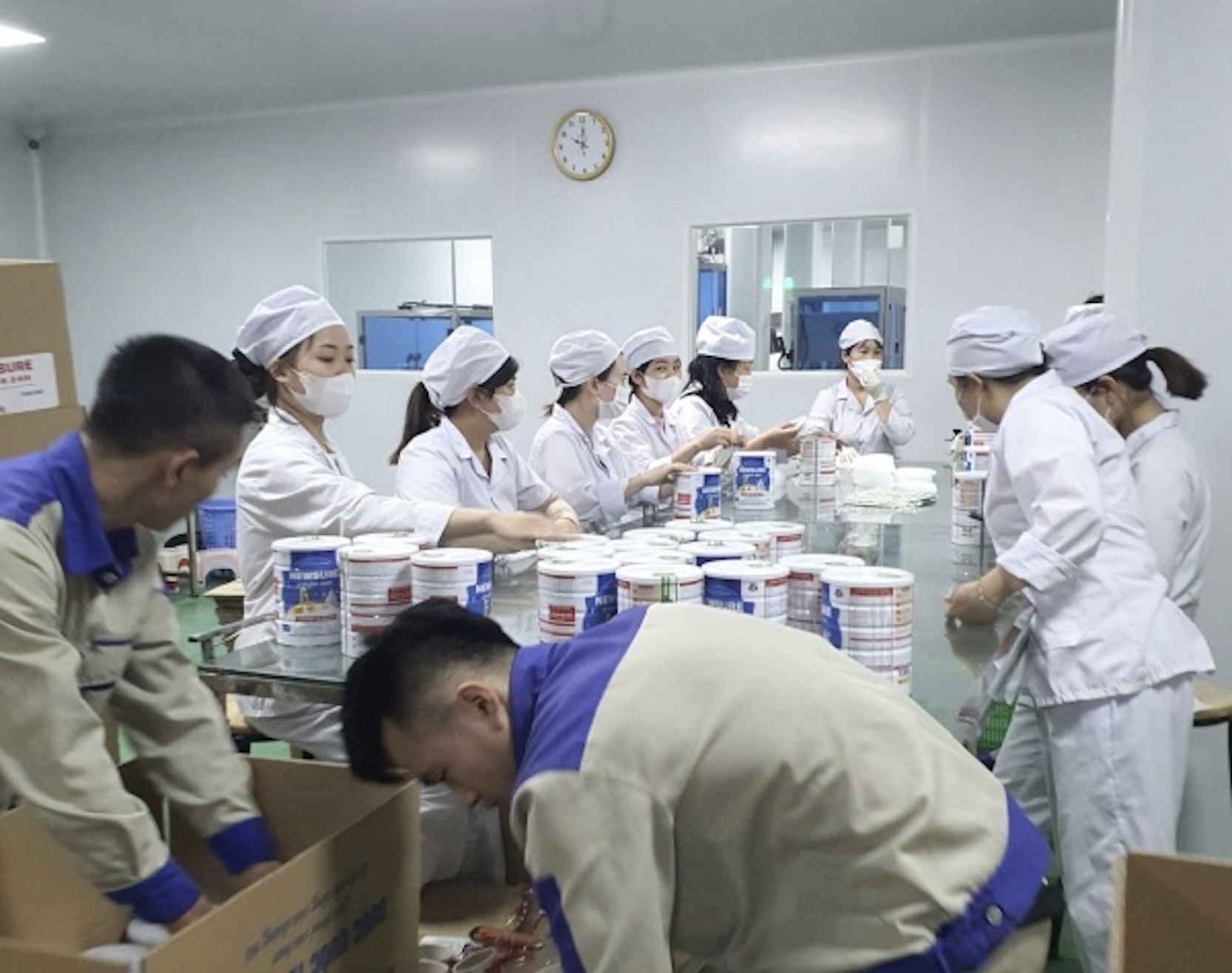 Vụ sản xuất sữa bột giả cho trẻ sơ sinh, bà bầu: Các bị can khai cho vào một số chất phụ gia- Ảnh 1.