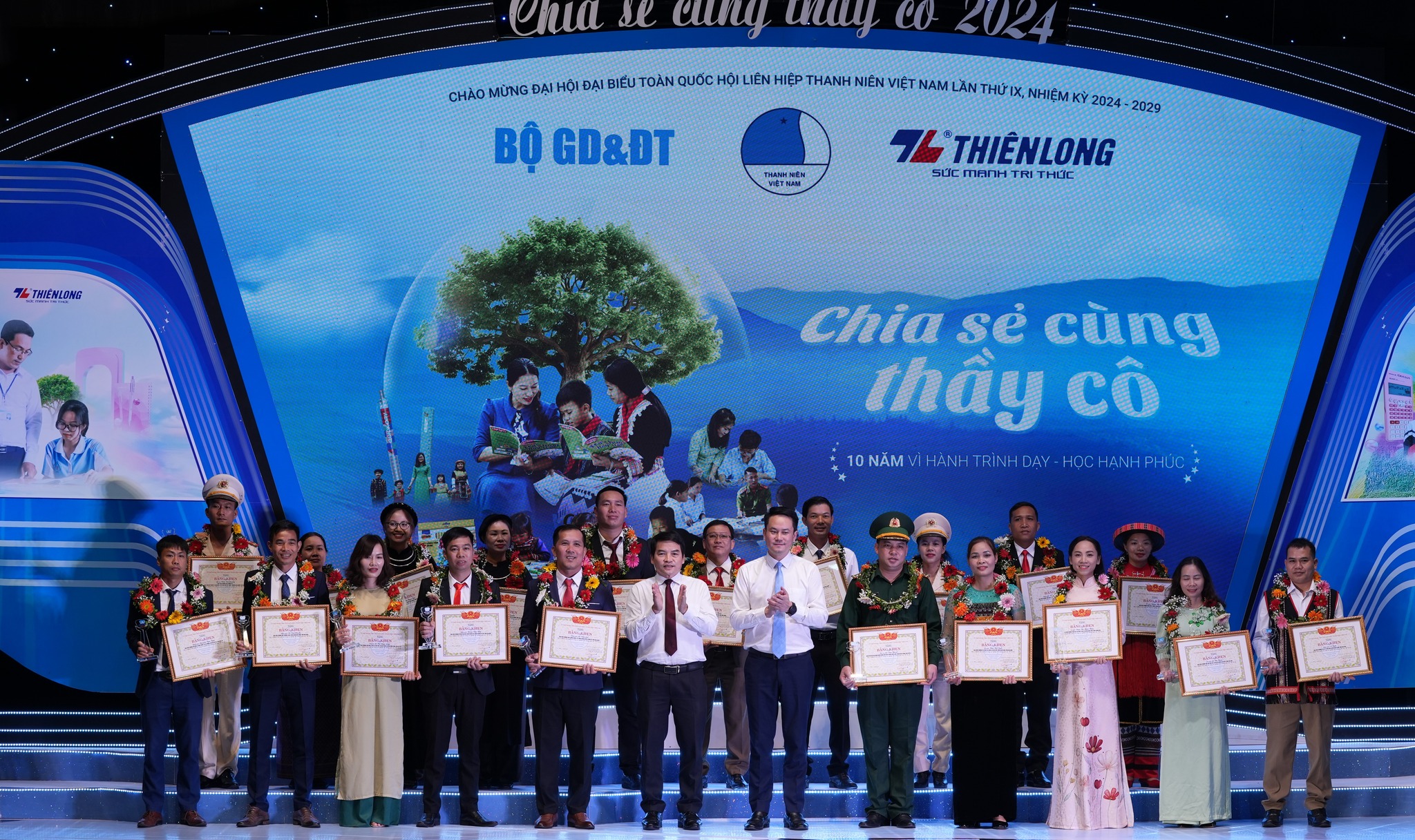 Gieo chữ ở v&ugrave;ng cao- Ảnh 3.