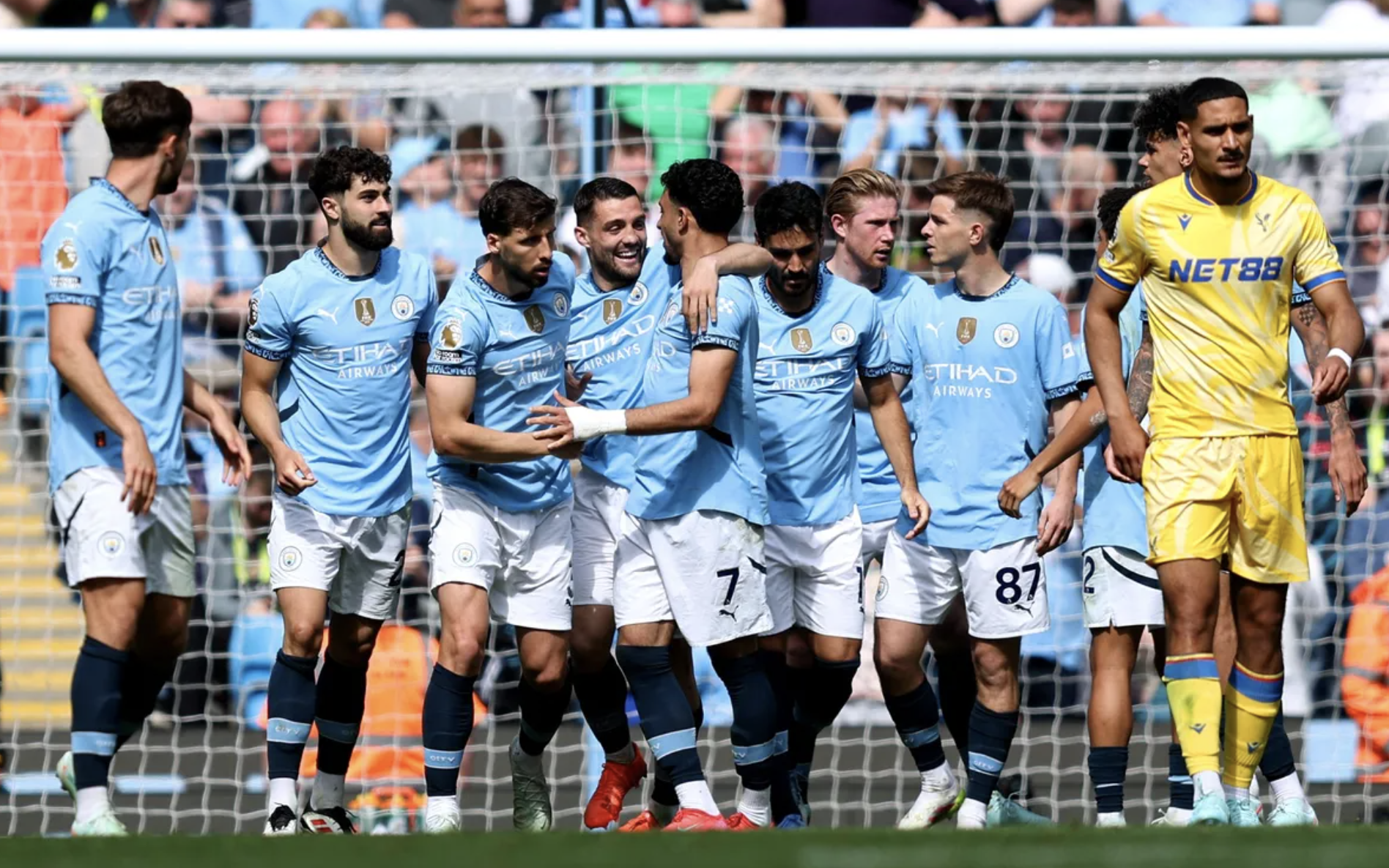 Man City ngược dòng đẳng cấp, hạ Crystal Palace trận cầu 7 bàn