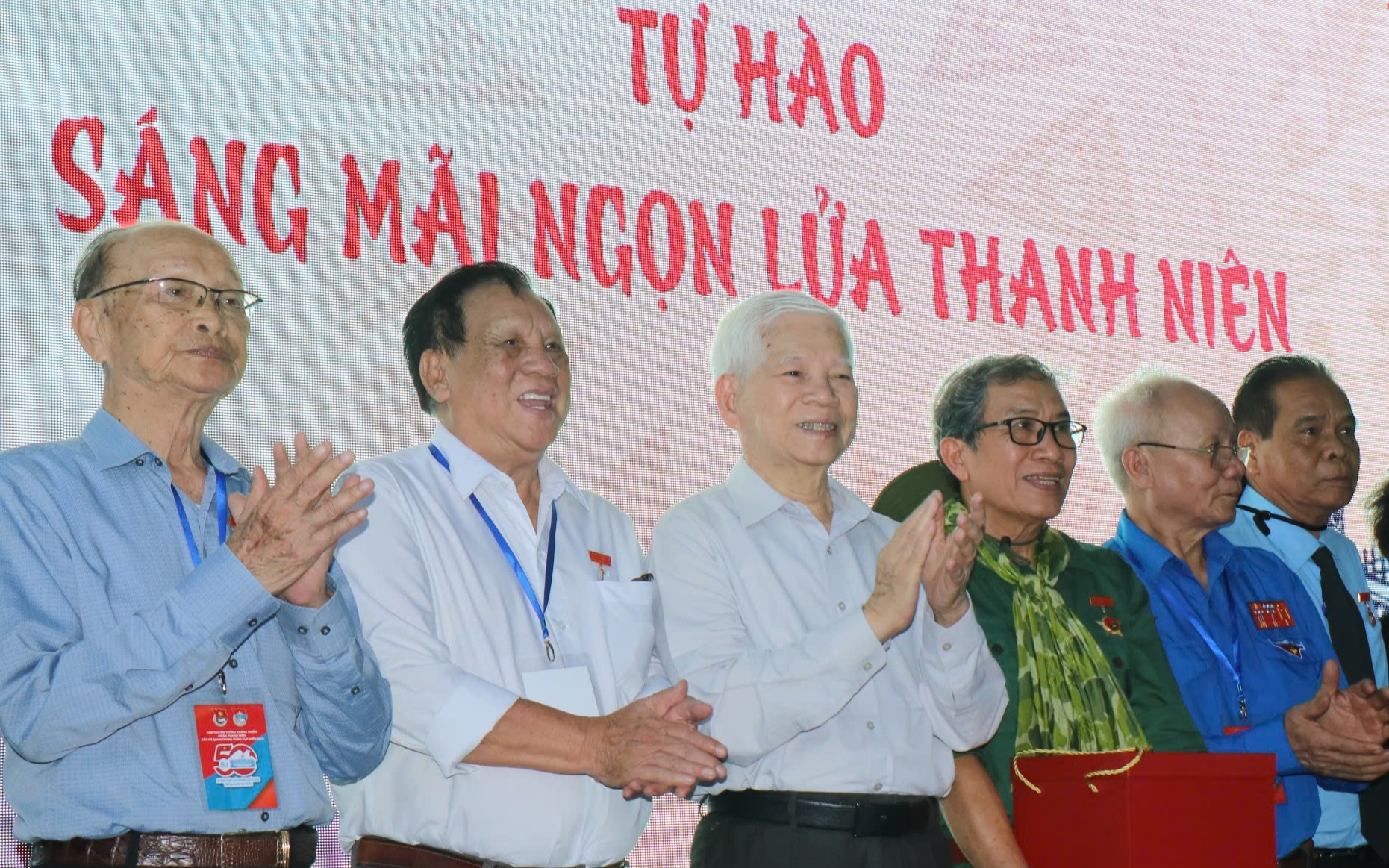 Nguyên Chủ tịch nước Nguyễn Minh Triết dự Lễ kỷ niệm 50 năm thống nhất đất nước
