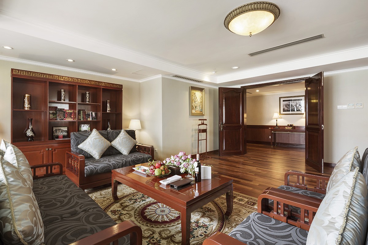 Kh&aacute;ch sạn 4-5 sao ở quận 1 &ldquo;ch&aacute;y&rdquo; ph&ograve;ng dịp diễu binh lễ 30-4, &ldquo;ph&ograve;ng tổng thống&rdquo; cũng hết chỗ- Ảnh 4.
