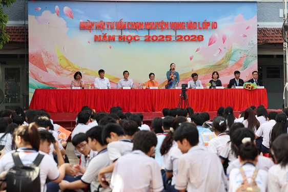 Đại diện Sở Giáo dục và Đào tạo TP HCM thông tin những điểm quan trọng nhất của kỳ thi lớp 10