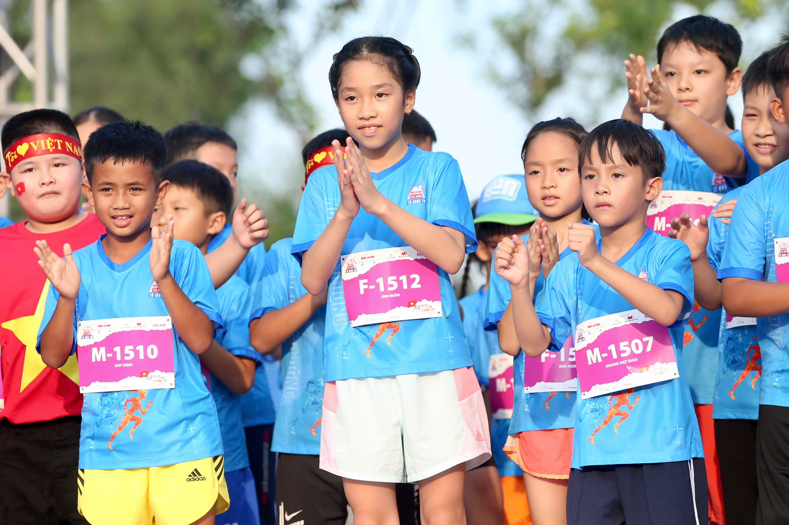Runner nh&iacute; l&agrave;m n&oacute;ng đường chạy Giải Half-marathon "Tự h&agrave;o Tổ quốc t&ocirc;i" lần 2-2025- Ảnh 24.