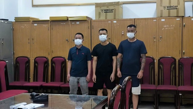Tạm giữ nh&oacute;m "lợn rừng" c&oacute; dấu hiệu "bảo k&ecirc;" x&acirc;y dựng ở H&agrave; Nội- Ảnh 1.