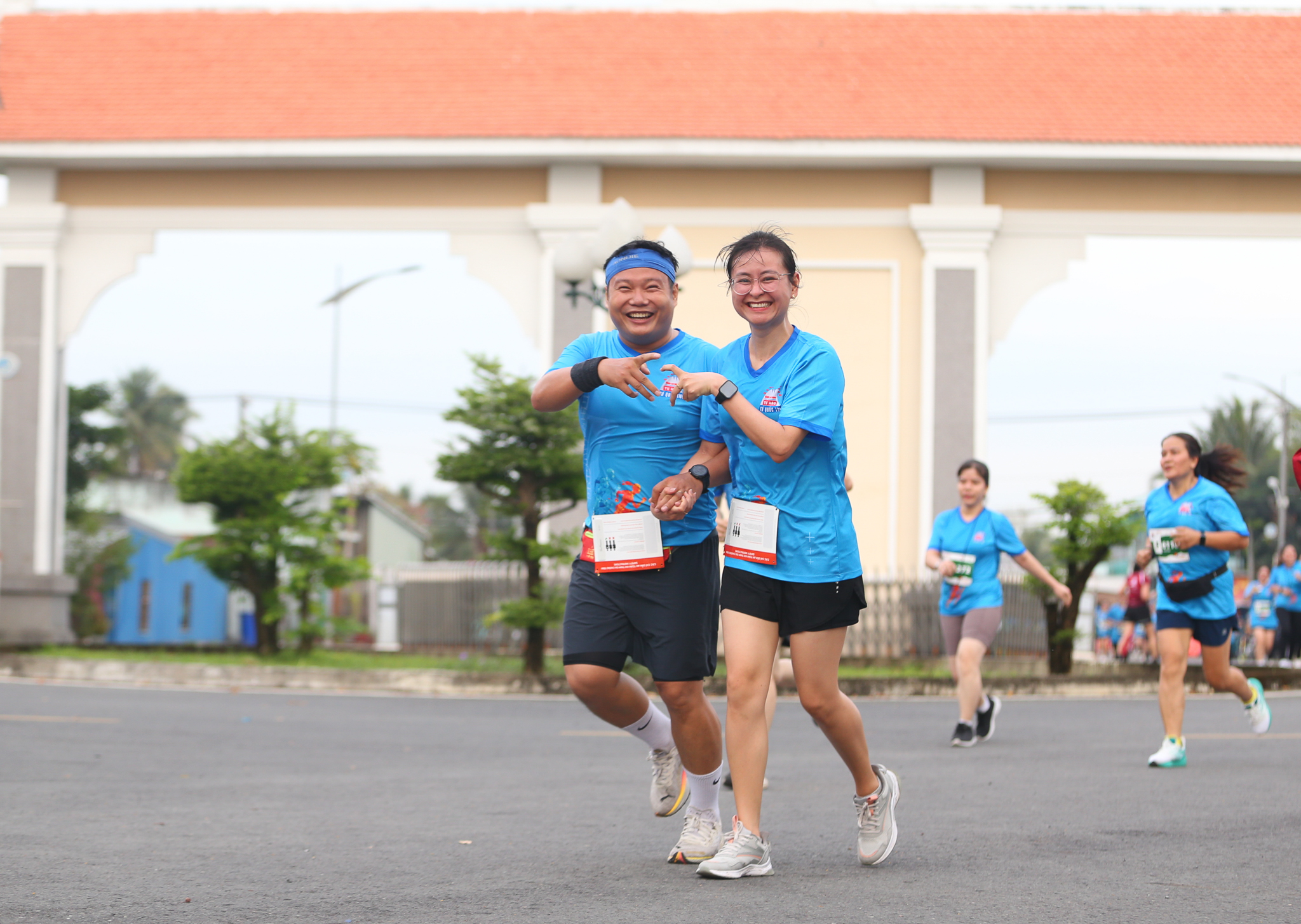 Giải half marathon "Tự h&agrave;o Tổ quốc t&ocirc;i" lần 2 - 2025: Niềm vui của c&aacute;c runner nh&iacute; v&agrave; gia đ&igrave;nh- Ảnh 12.