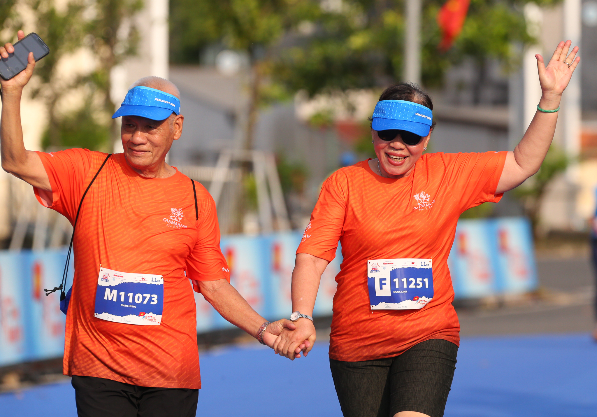 Giải half marathon "Tự h&agrave;o Tổ quốc t&ocirc;i" lần 2 - 2025: Niềm vui của c&aacute;c runner nh&iacute; v&agrave; gia đ&igrave;nh- Ảnh 11.