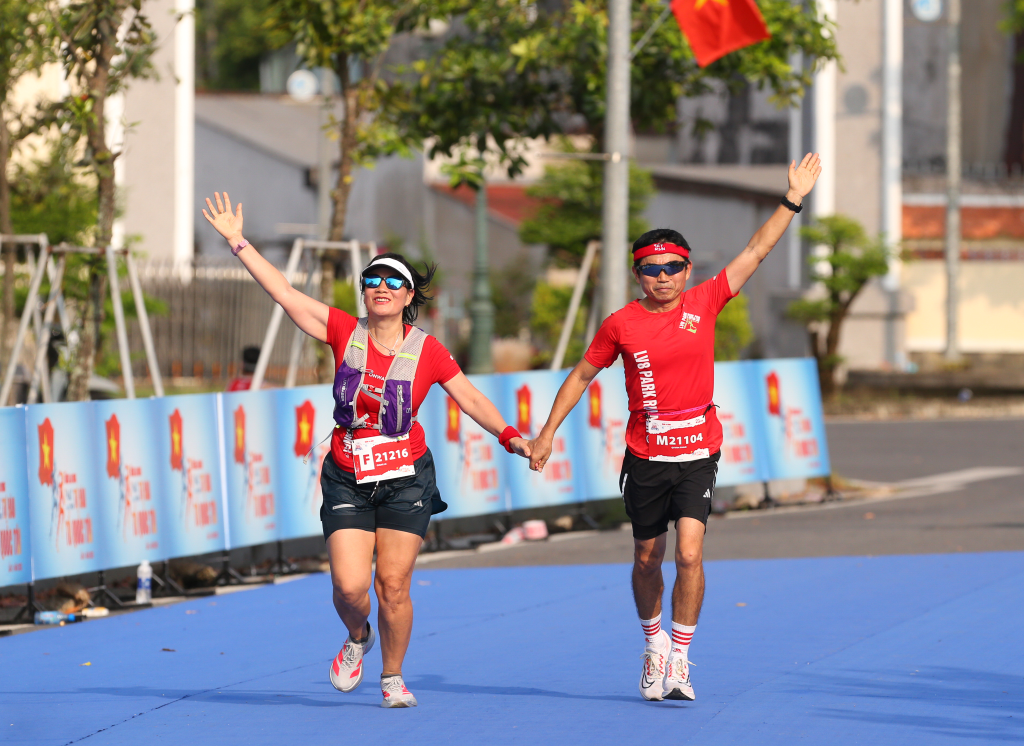 Giải half marathon "Tự h&agrave;o Tổ quốc t&ocirc;i" lần 2 - 2025: Niềm vui của c&aacute;c runner nh&iacute; v&agrave; gia đ&igrave;nh- Ảnh 13.