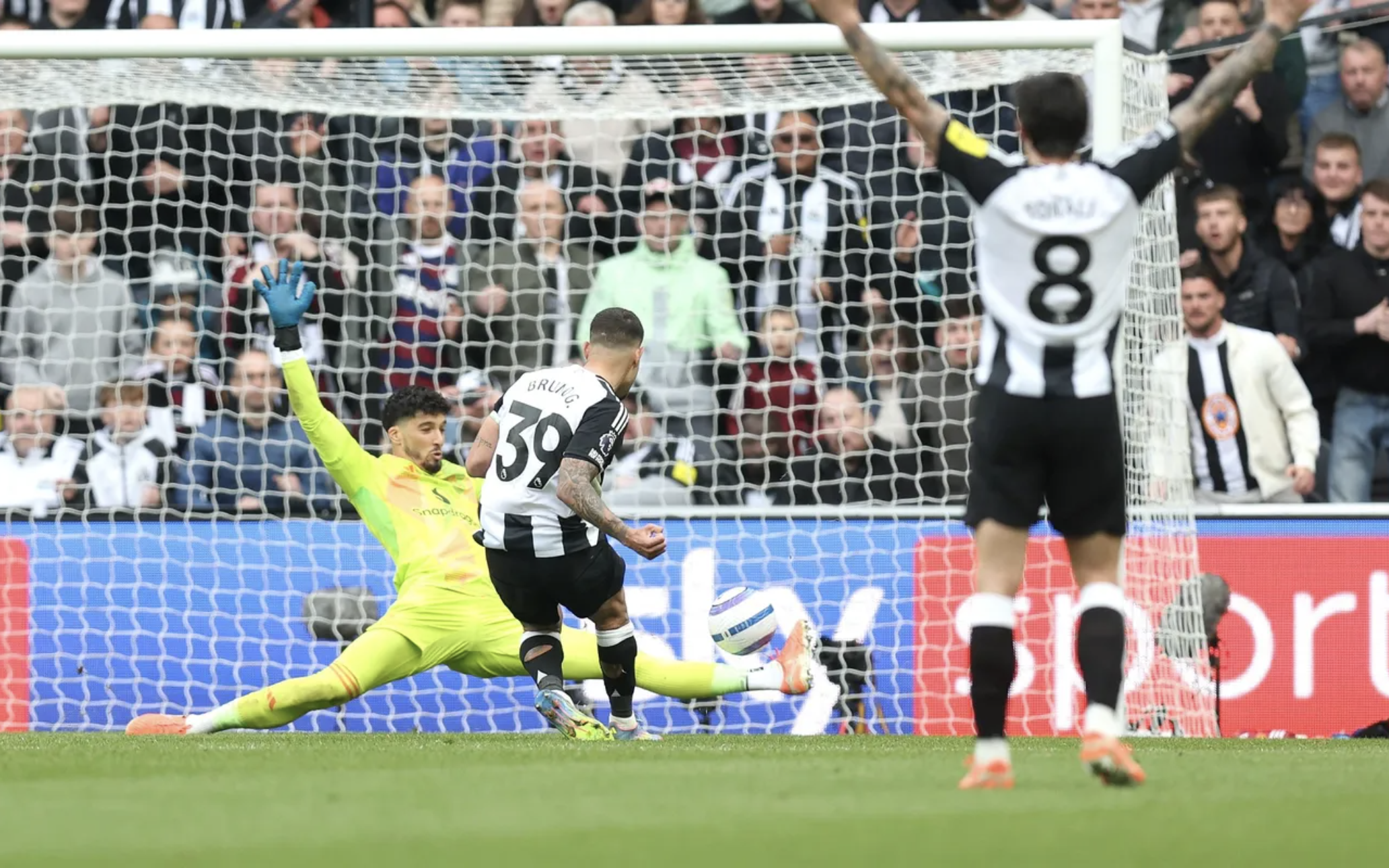 Man United thua tan tác Newcastle, chạm đáy thảm họa- Ảnh 4.
