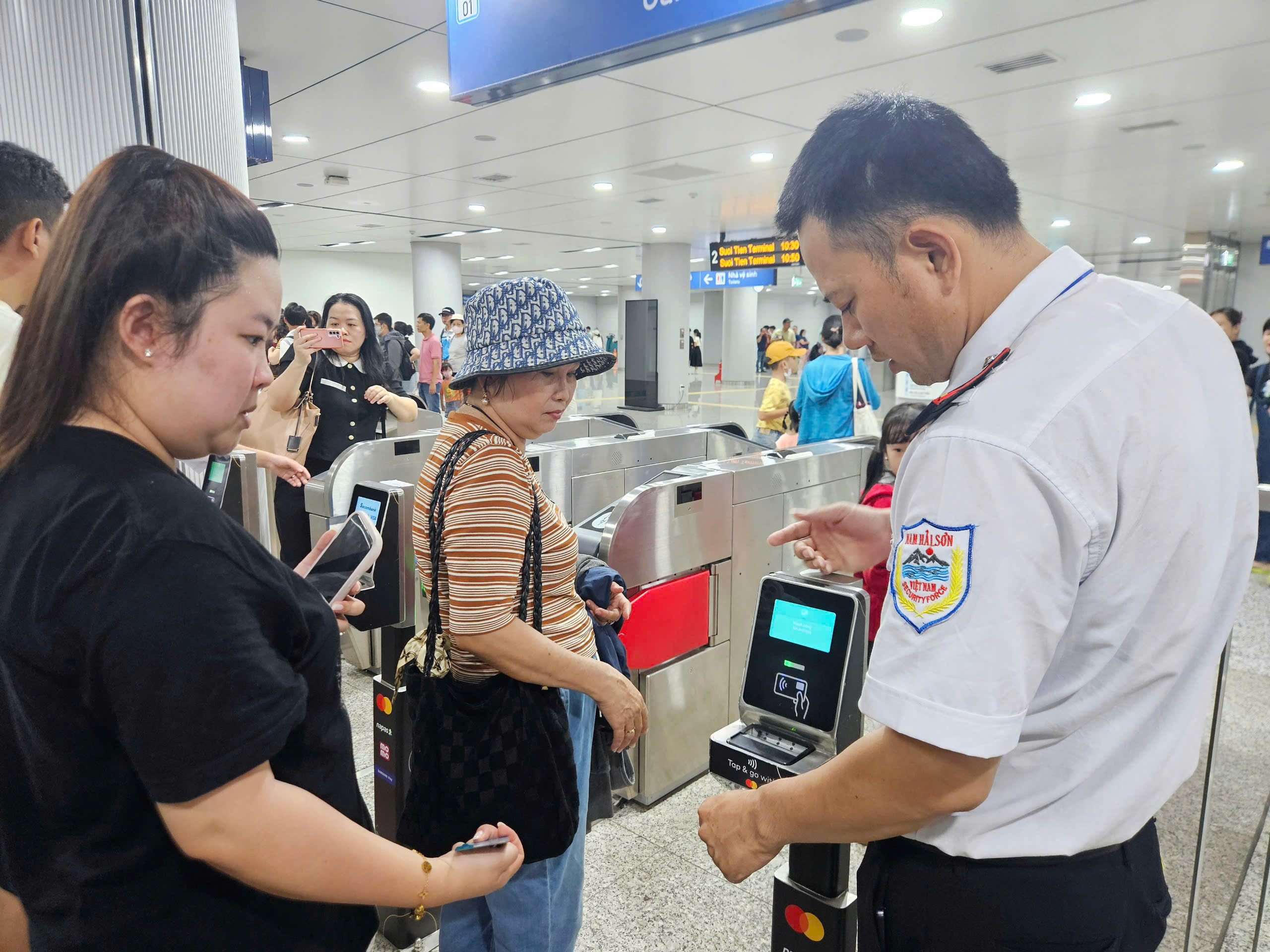 Một ng&acirc;n h&agrave;ng &ldquo;chơi lớn&rdquo;, cơ hội cho kh&aacute;ch mở thẻ- Ảnh 3.