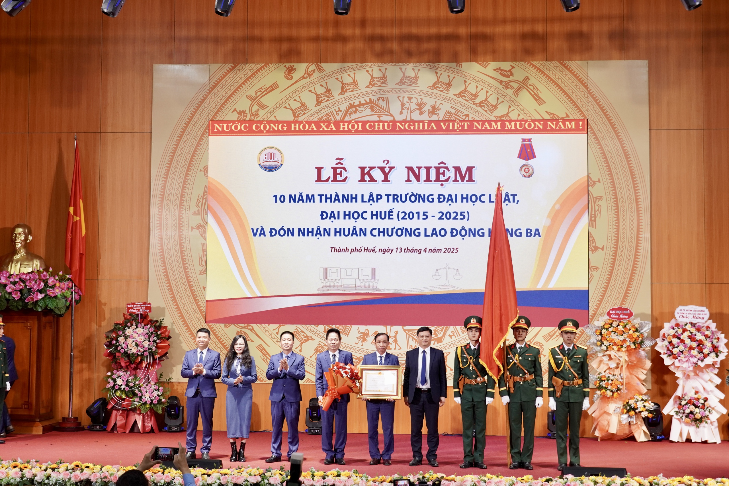 Trên 90% sinh viên tốt nghiệp Trường ĐH Luật Huế có việc làm- Ảnh 1.