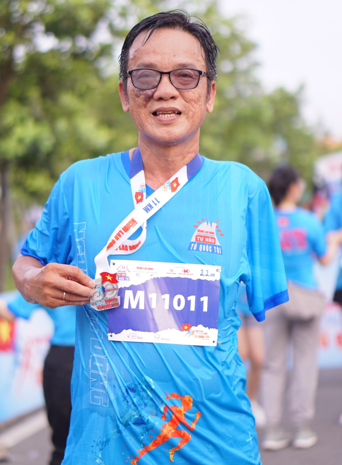 X&uacute;c động h&igrave;nh ảnh VĐV khuyết tật về đ&iacute;ch Giải Half Marathon "Tự h&agrave;o Tổ quốc t&ocirc;i" lần 2- Ảnh 4.