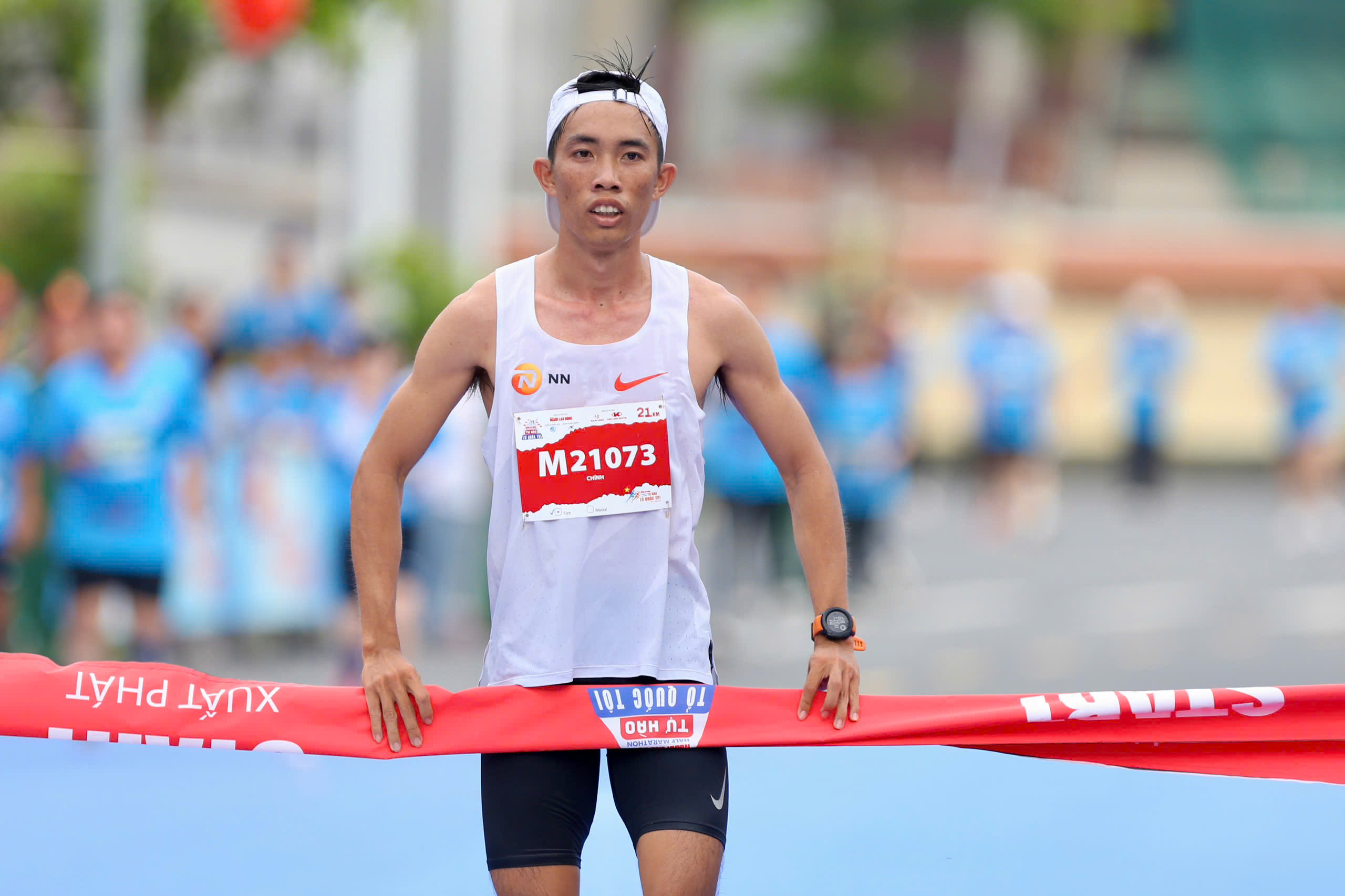 Giải Half-marathon "Tự h&agrave;o Tổ quốc t&ocirc;i": Chiến thắng của tinh thần thể thao chuy&ecirc;n nghiệp- Ảnh 6.
