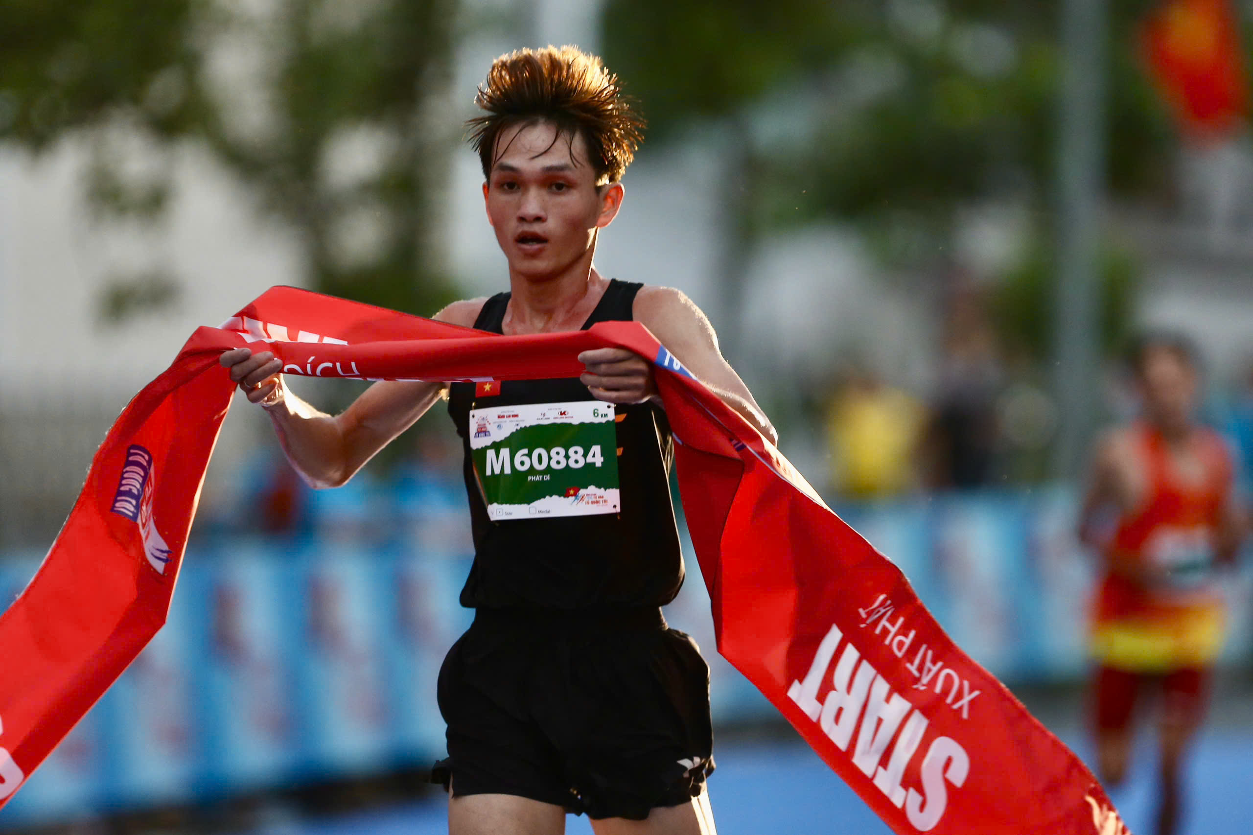 Giải Half-marathon "Tự h&agrave;o Tổ quốc t&ocirc;i": Chiến thắng của tinh thần thể thao chuy&ecirc;n nghiệp- Ảnh 3.