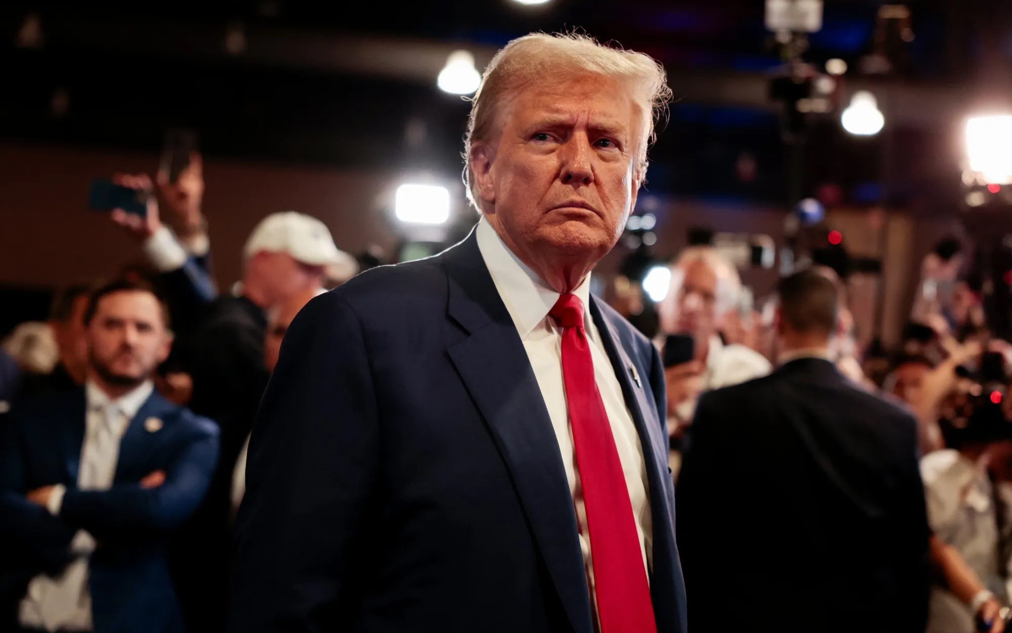 Tổng thống Donald Trump gia hạn trừng phạt Nga