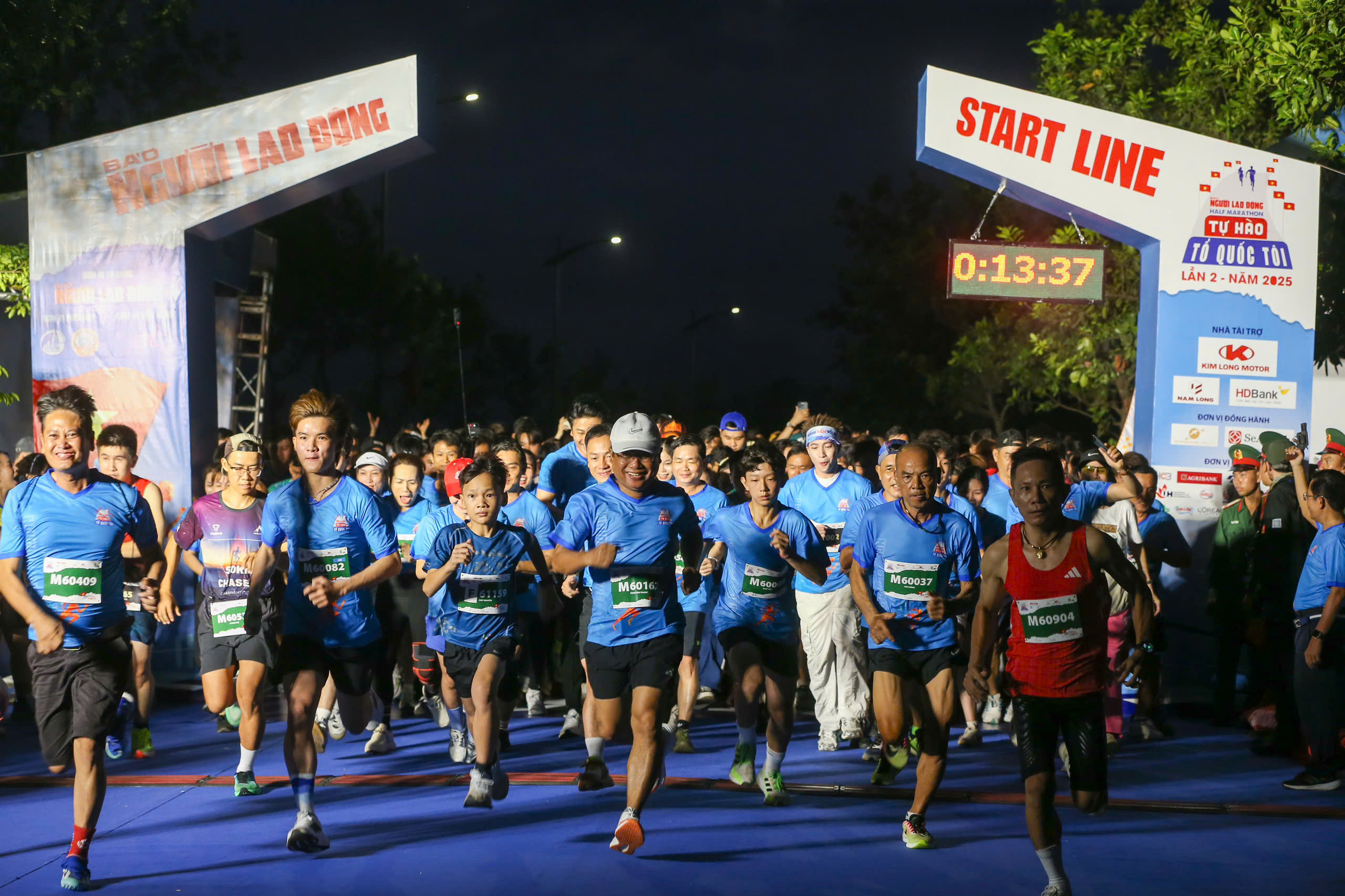 S.T Sơn Thạch, V&otilde; Minh L&acirc;m, Tiến Đạt khuấy động giải half marathon "Tự h&agrave;o Tổ quốc t&ocirc;i" 2025- Ảnh 1.