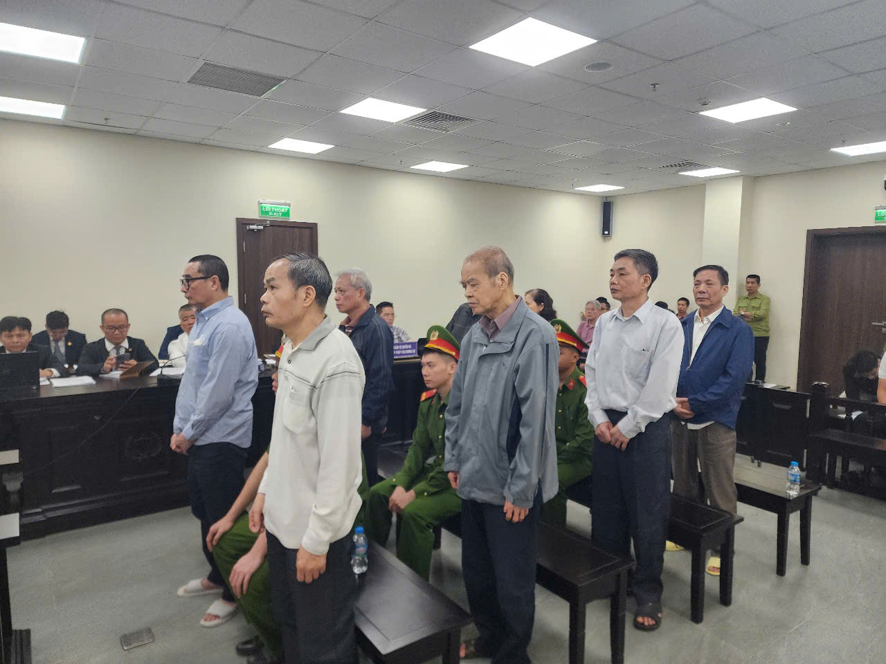 G&acirc;y thiệt hại 38 tỉ đồng, cựu tổng gi&aacute;m đốc Tổng C&ocirc;ng ty Ch&egrave; Việt Nam hầu to&agrave;- Ảnh 1.