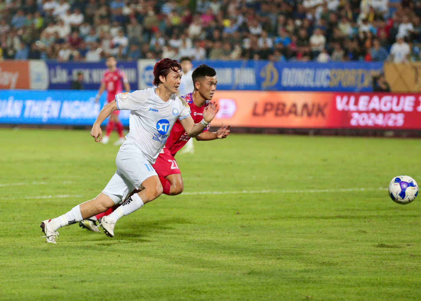 Vòng 18 V-League: CLB TP HCM "níu chân" nhà đương kim vô địch- Ảnh 2.