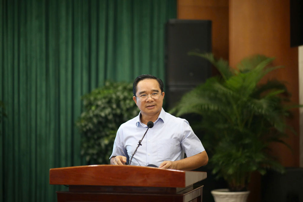 Bí thư Đảng ủy, Chủ tịch UBND TP HCM Nguyễn Văn Được phát biểu tại hội nghị. Ảnh: THIỆN AN