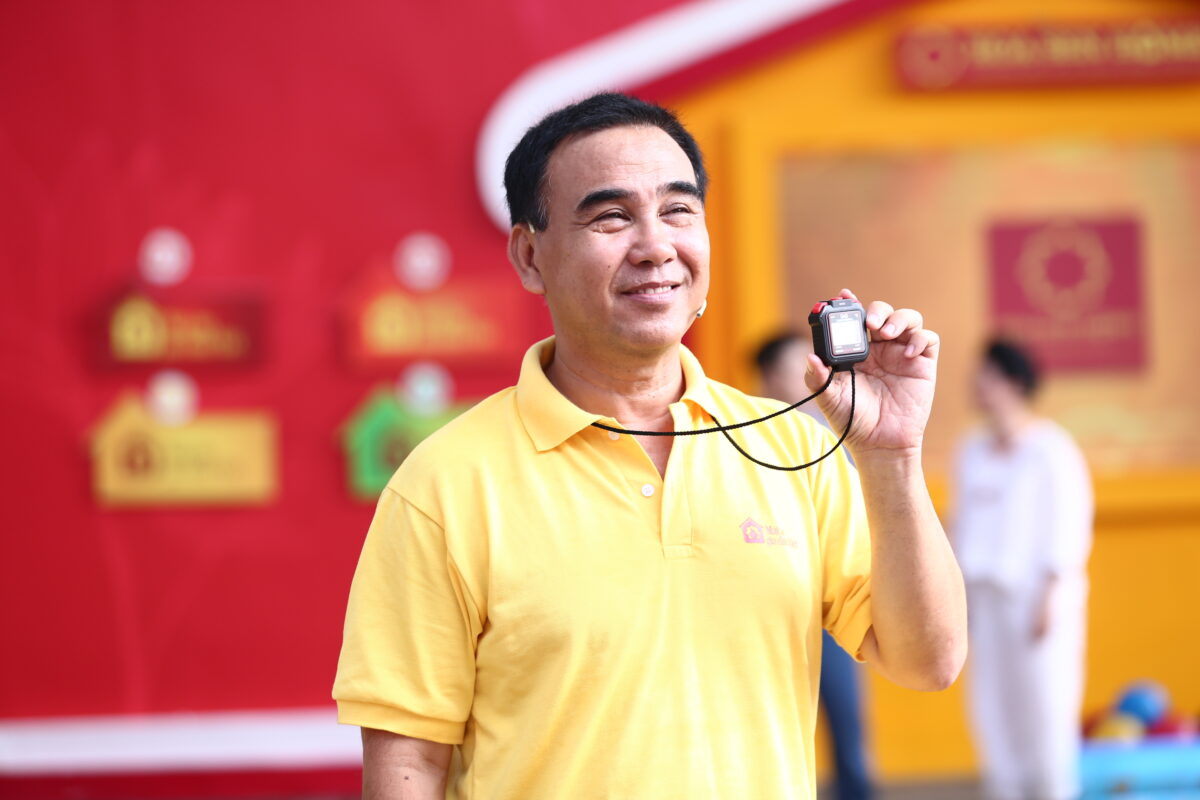 "Mái ấm gia đình Việt" dừng hợp tác với MC Quyền Linh- Ảnh 1.