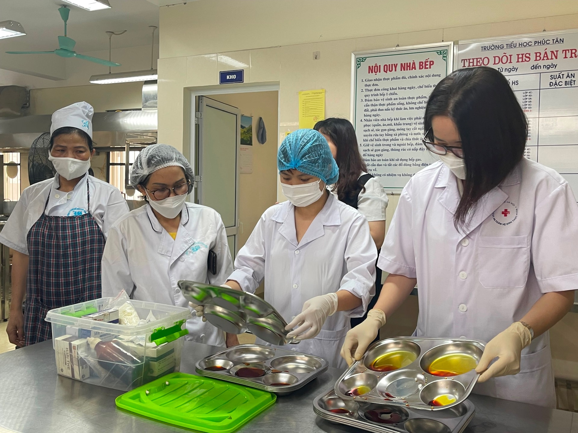 Kiểm tra an to&agrave;n thực phẩm tại 10 tỉnh, th&agrave;nh- Ảnh 1.