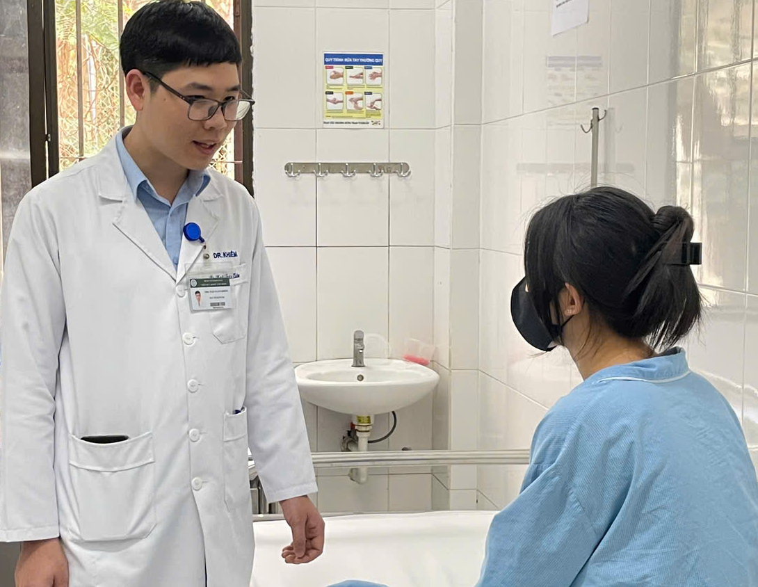 Bị c&ocirc; lập v&agrave; n&oacute;i xấu, nữ sinh l&agrave;m điều khiến gia đ&igrave;nh b&agrave;ng ho&agrave;ng- Ảnh 1.