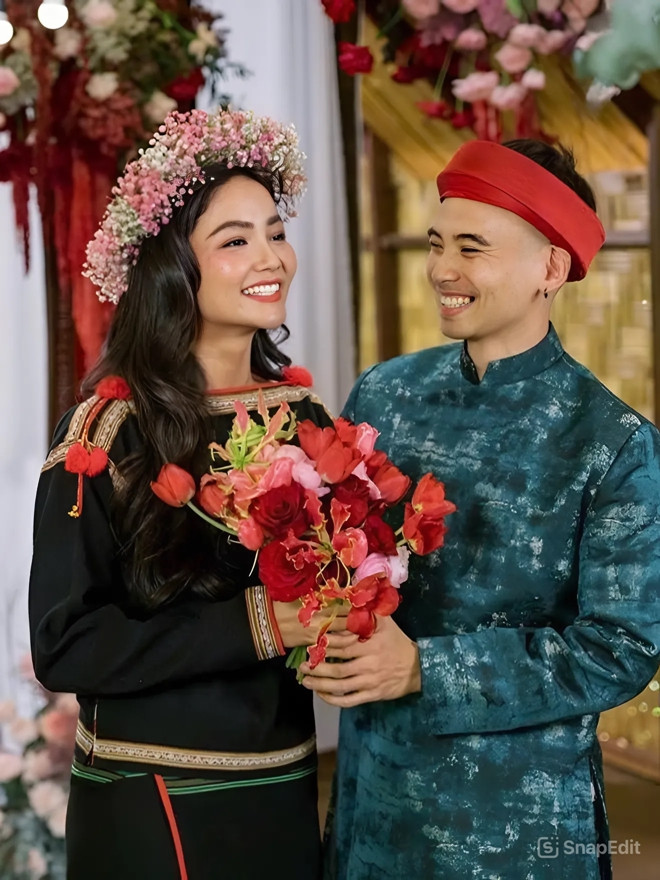 Clip Hoa hậu H'Hen Niê xúc động rơi nước mắt khi nói về cuộc sống "rất màu hồng" sau hôn nhân- Ảnh 1.