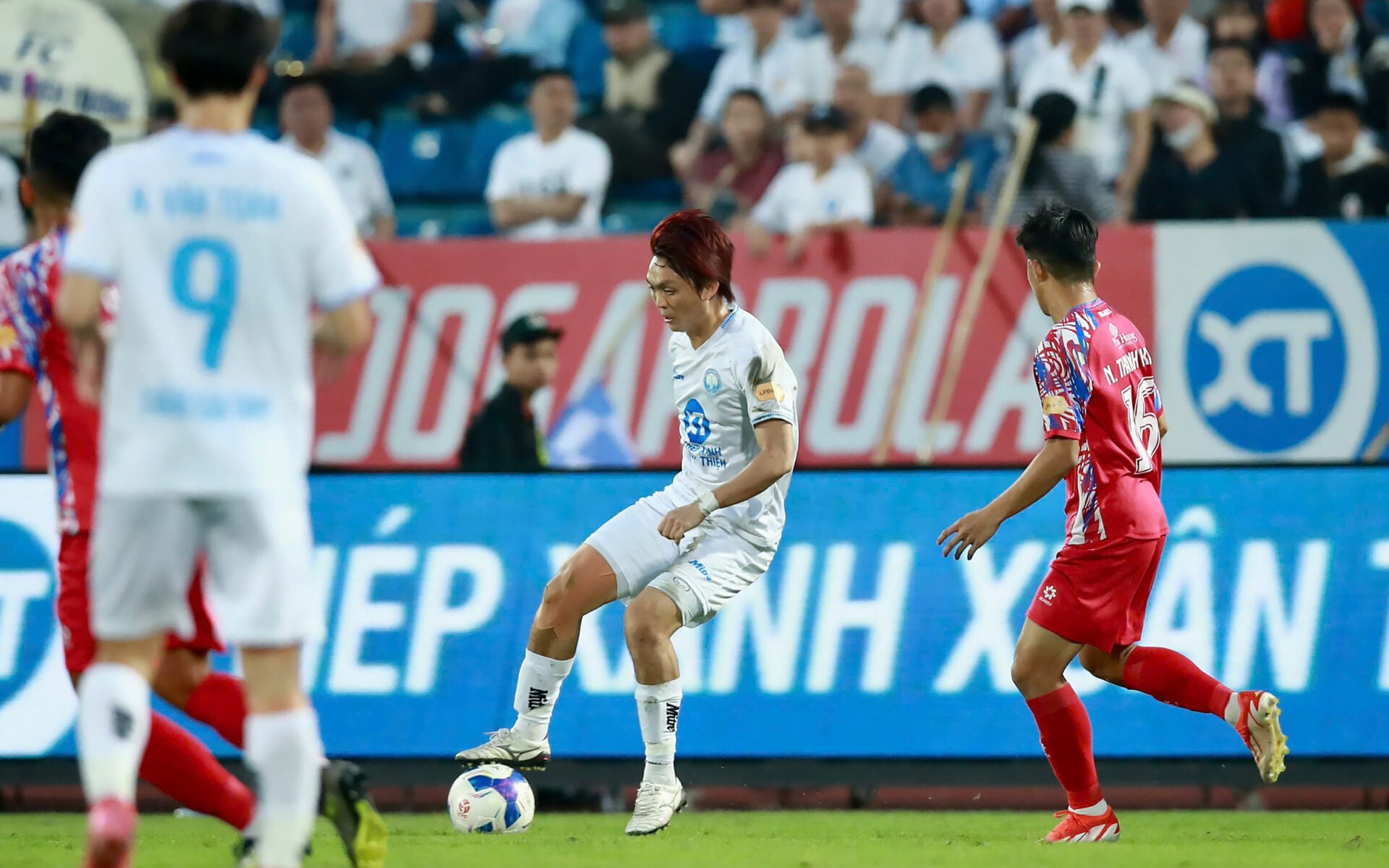 Kịch tính đua vô địch V-League