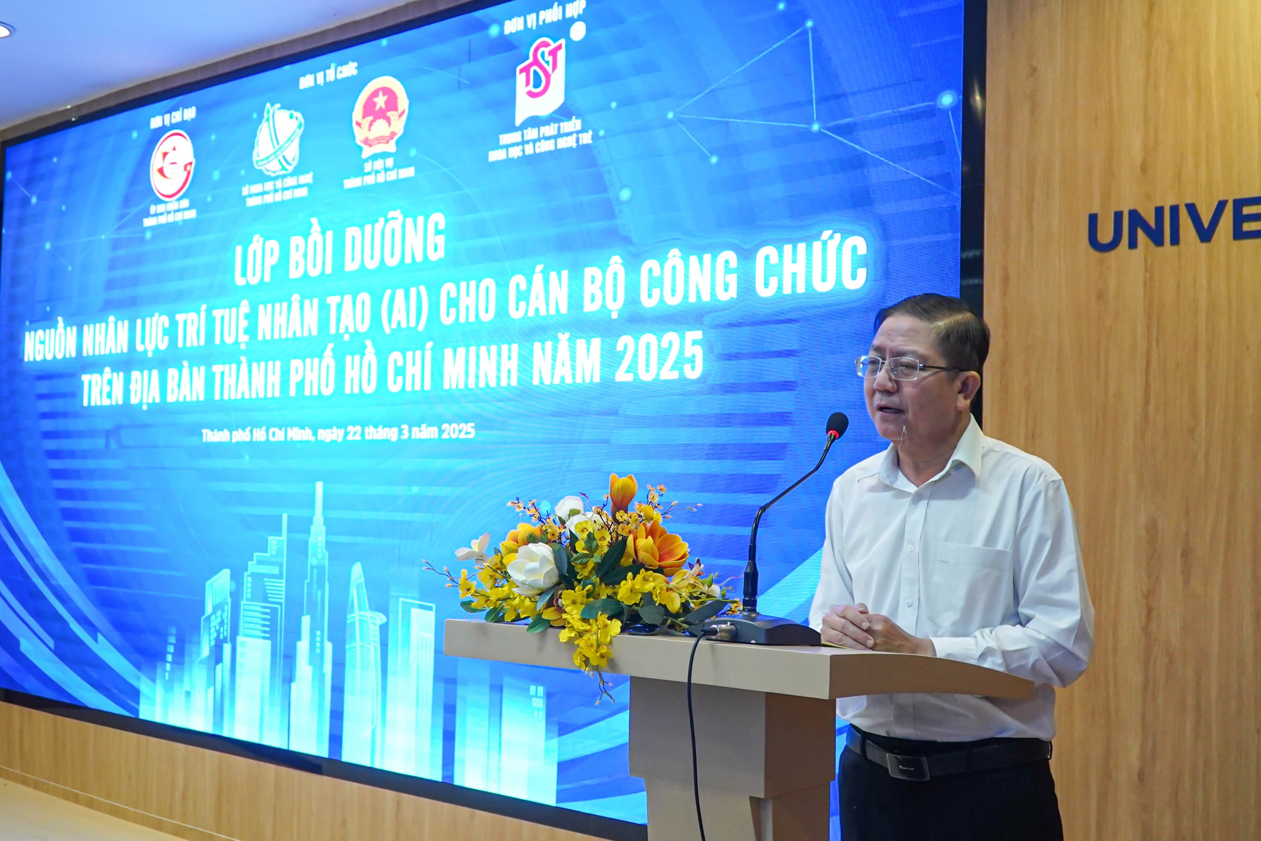 “TP HCM – THÀNH PHỐ VÌ NHÂN DÂN”:
Bước ngoặt trong cải cách hành chính để phục vụ người dân tốt hơn- Ảnh 9.