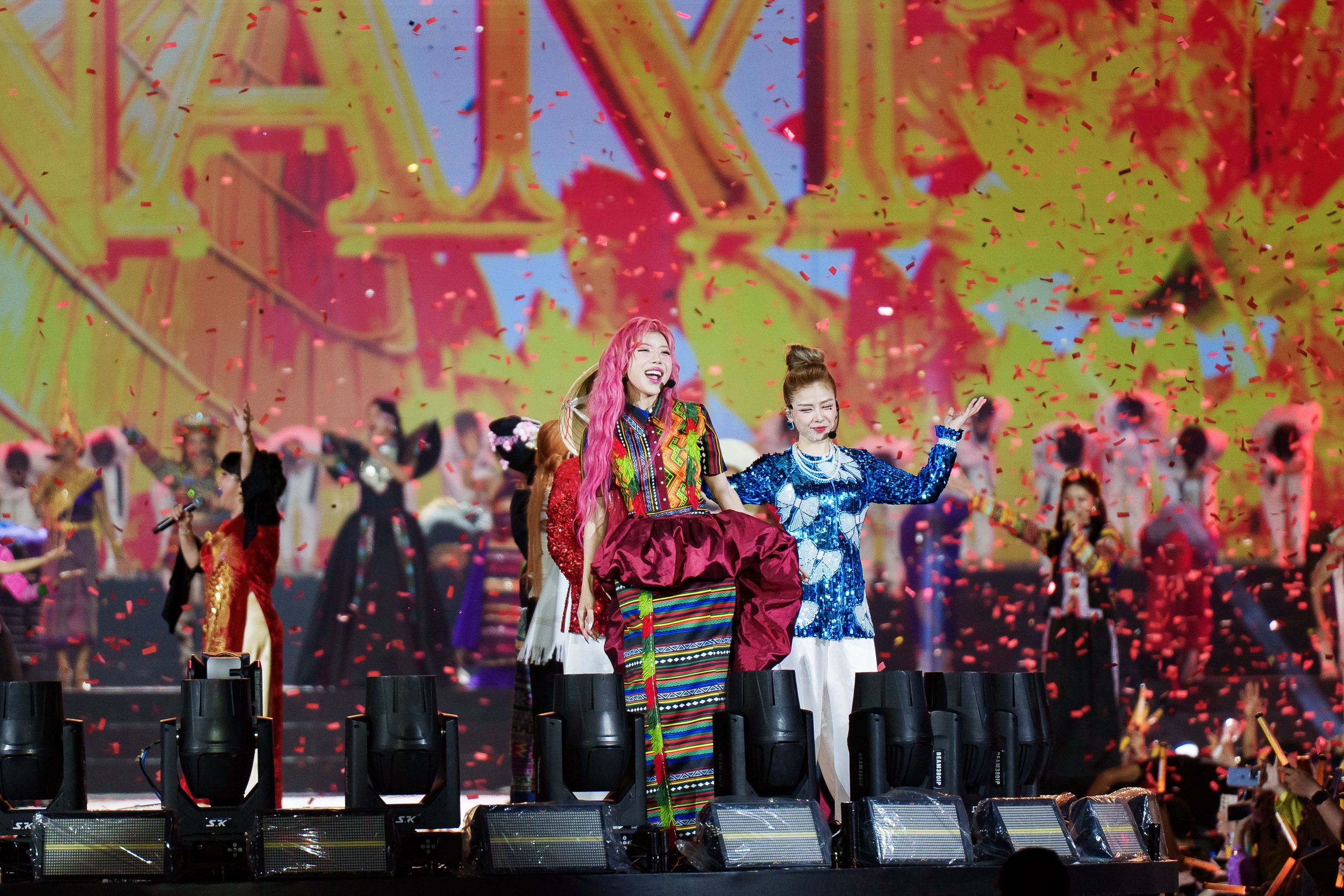 Dư âm còn lại của Chị đẹp concert
- Ảnh 2.