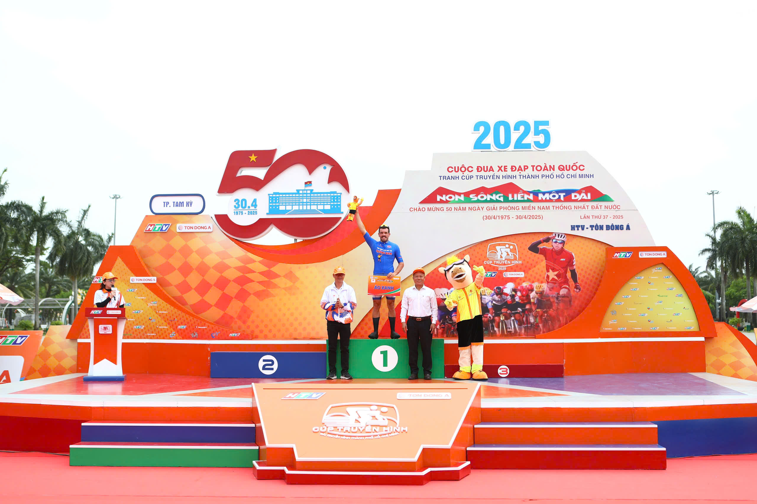 Chặng 11 Cúp truyền hình HTV-Tôn Đông Á 2025: Văn Bình tiếp tục bám sát Nick Kergozou- Ảnh 8.