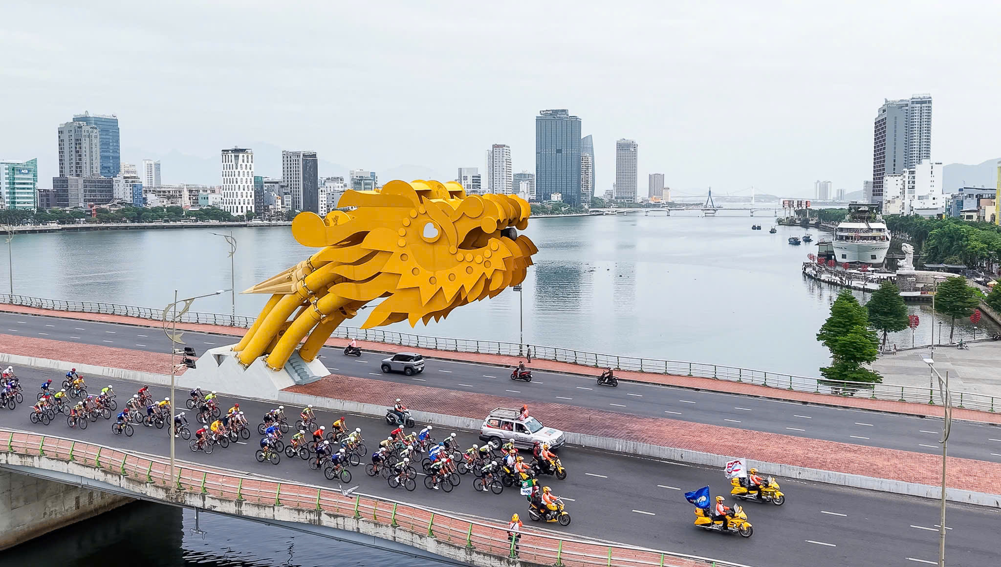 Chặng 11 Cúp truyền hình HTV-Tôn Đông Á 2025: Văn Bình tiếp tục bám sát Nick Kergozou- Ảnh 1.