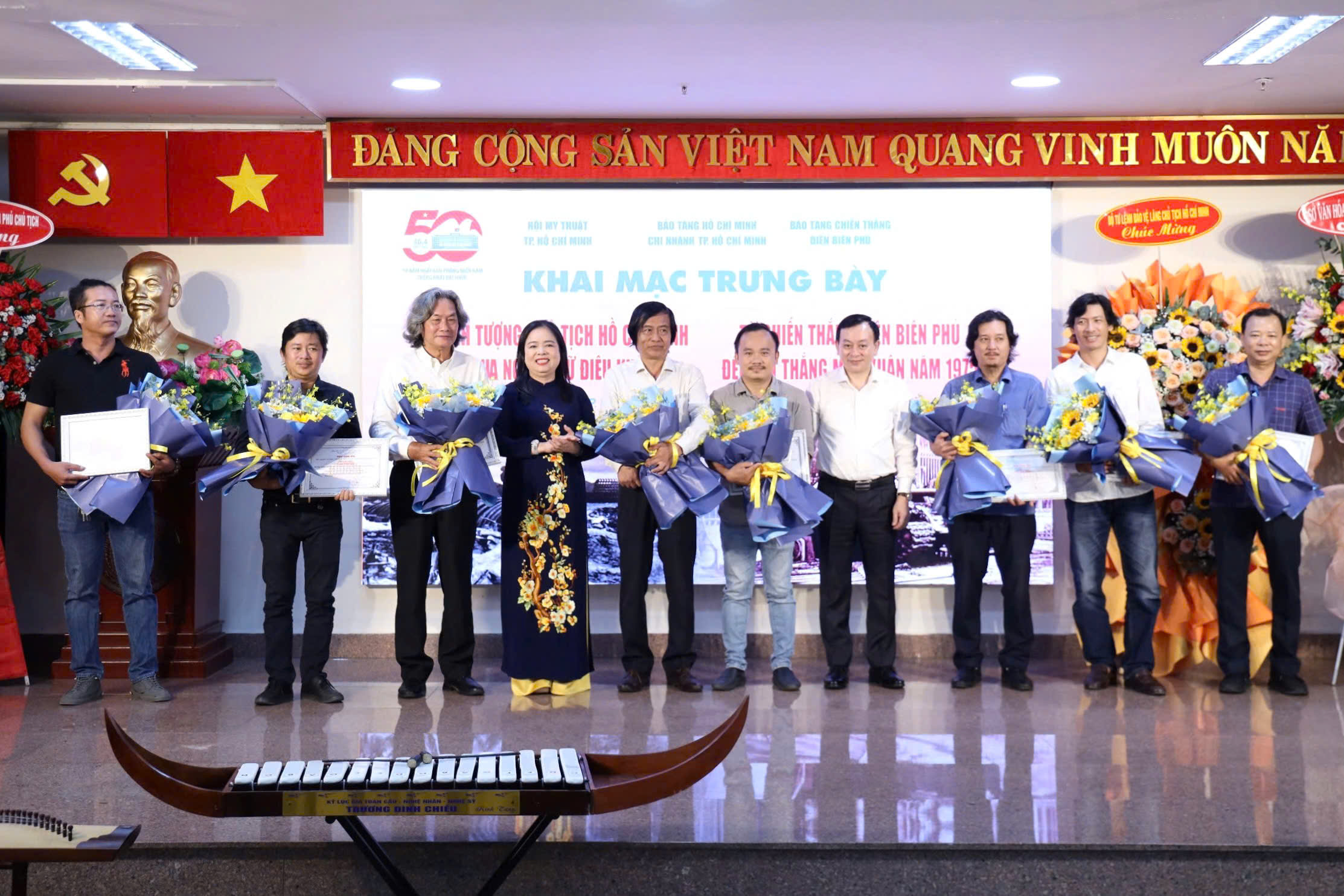 Khai mạc triển lãm 2 chuyên đề kỷ niệm 50 năm Ngày Giải phóng miền Nam, thống nhất đất nước- Ảnh 3.