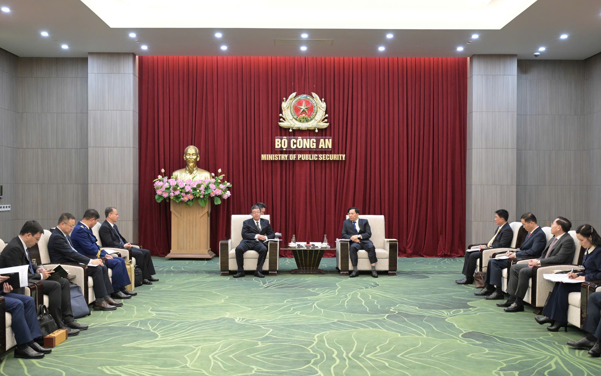 Bộ Công an Việt Nam và Bộ Quản lý ứng phó khẩn cấp Trung Quốc ký Bản ghi nhớ hợp tác về PCCC