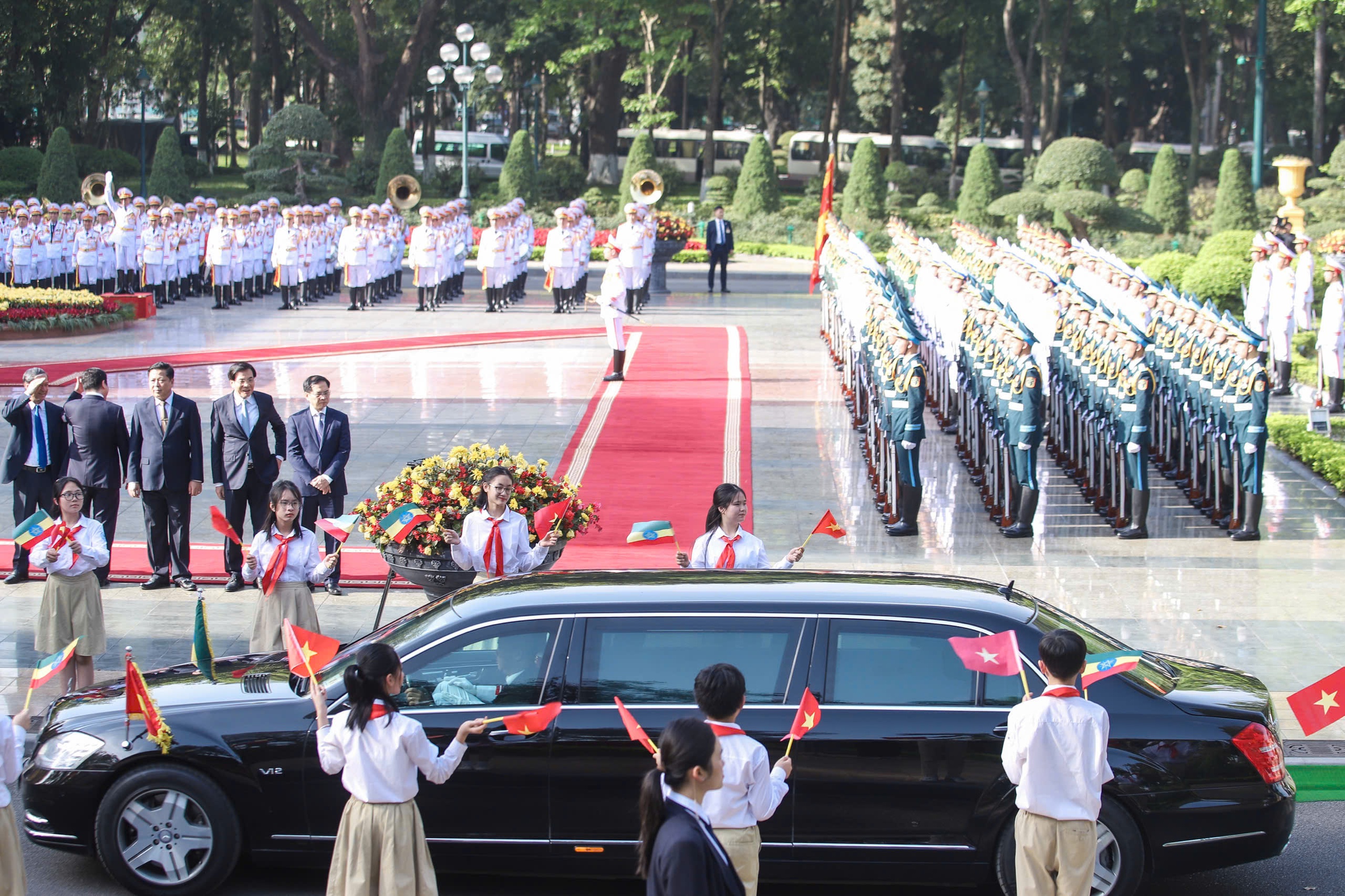 Thủ tướng Phạm Minh Ch&iacute;nh chủ tr&igrave; Lễ đ&oacute;n Thủ tướng Ethiopia- Ảnh 3.