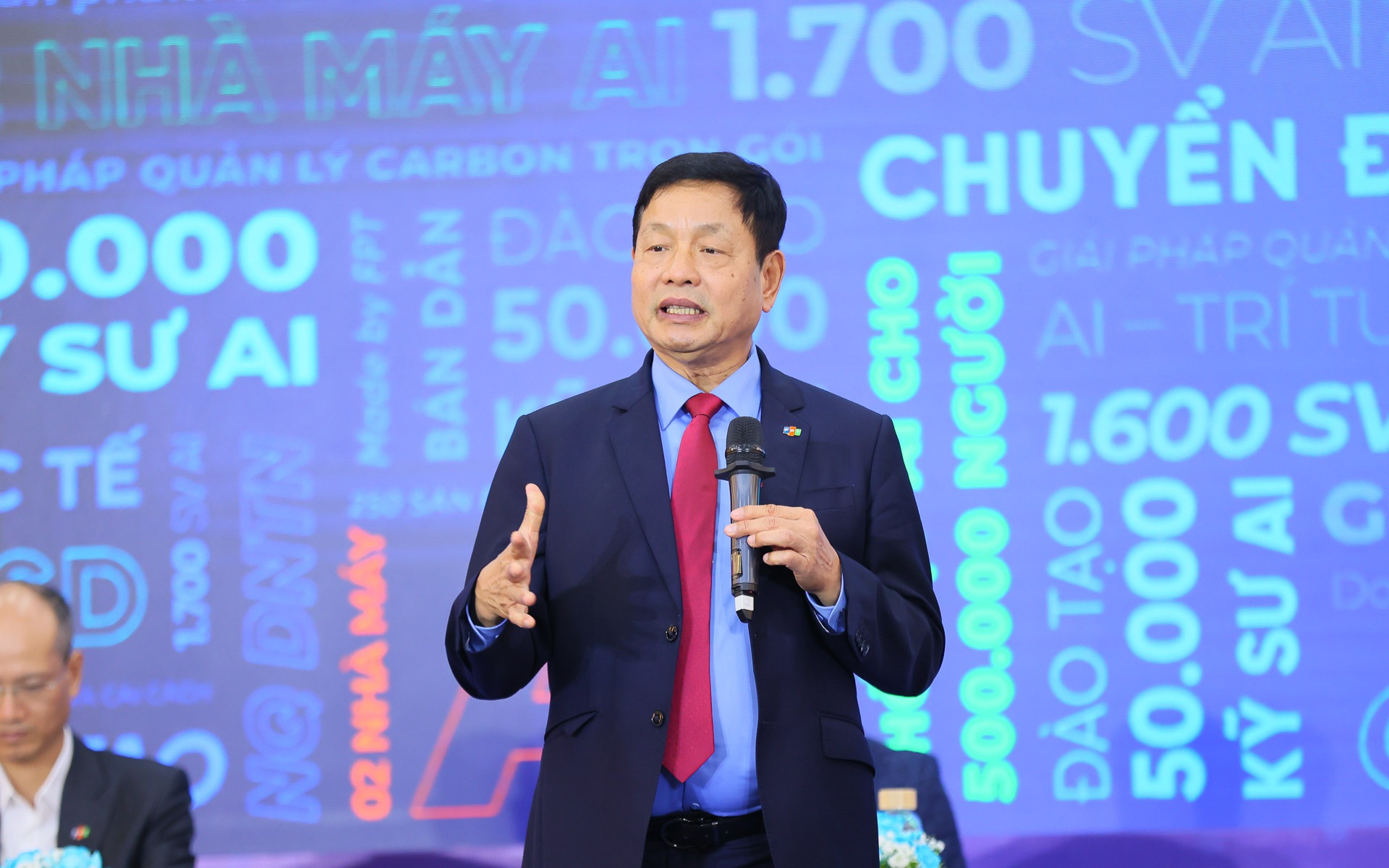 Không ngại DeepSeek, Chủ tịch FPT hé lộ 'tham vọng' phủ sóng AI