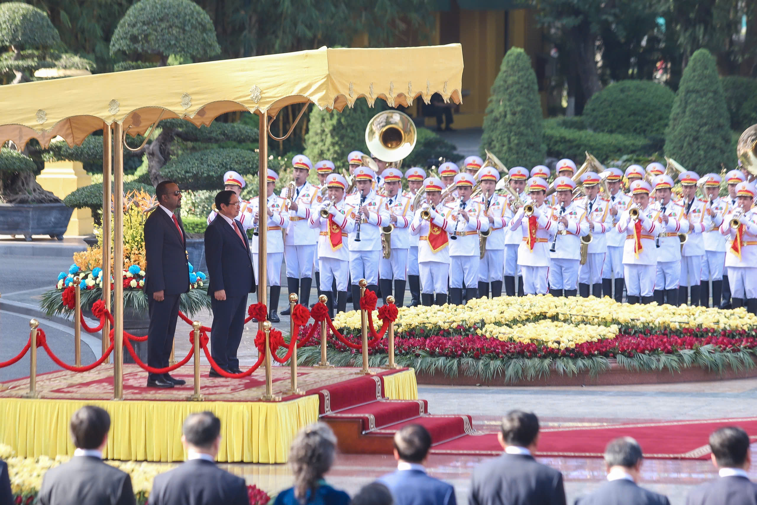 Thủ tướng Phạm Minh Ch&iacute;nh chủ tr&igrave; Lễ đ&oacute;n Thủ tướng Ethiopia- Ảnh 1.