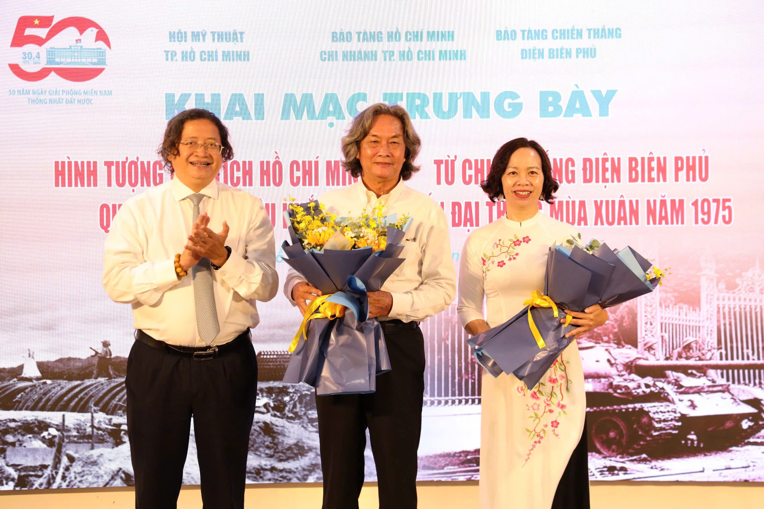 Khai mạc triển lãm 2 chuyên đề kỷ niệm 50 năm Ngày Giải phóng miền Nam, thống nhất đất nước- Ảnh 4.