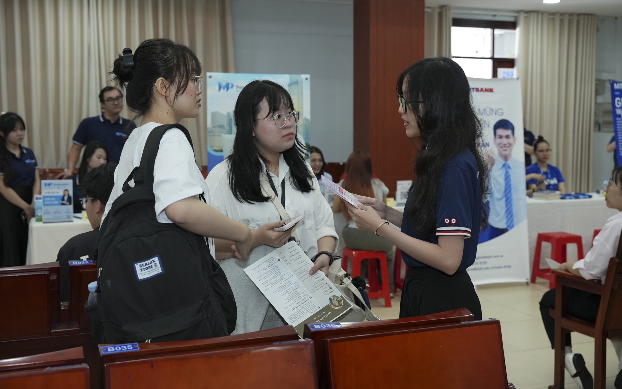 Bạn trẻ khởi nghiệp, cần gì?