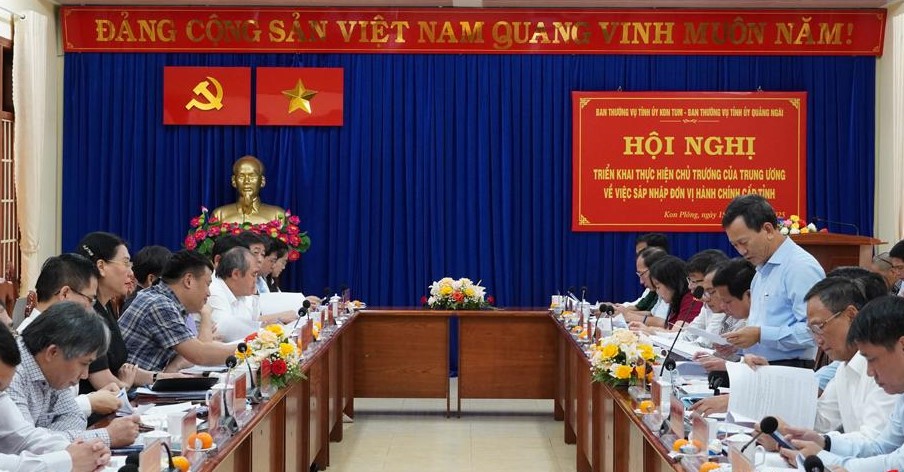 Quảng Ng&atilde;i v&agrave; Kon Tum thống nhất tr&igrave;nh Trung ương đề &aacute;n s&aacute;p nhập trước 1-5- Ảnh 1.
