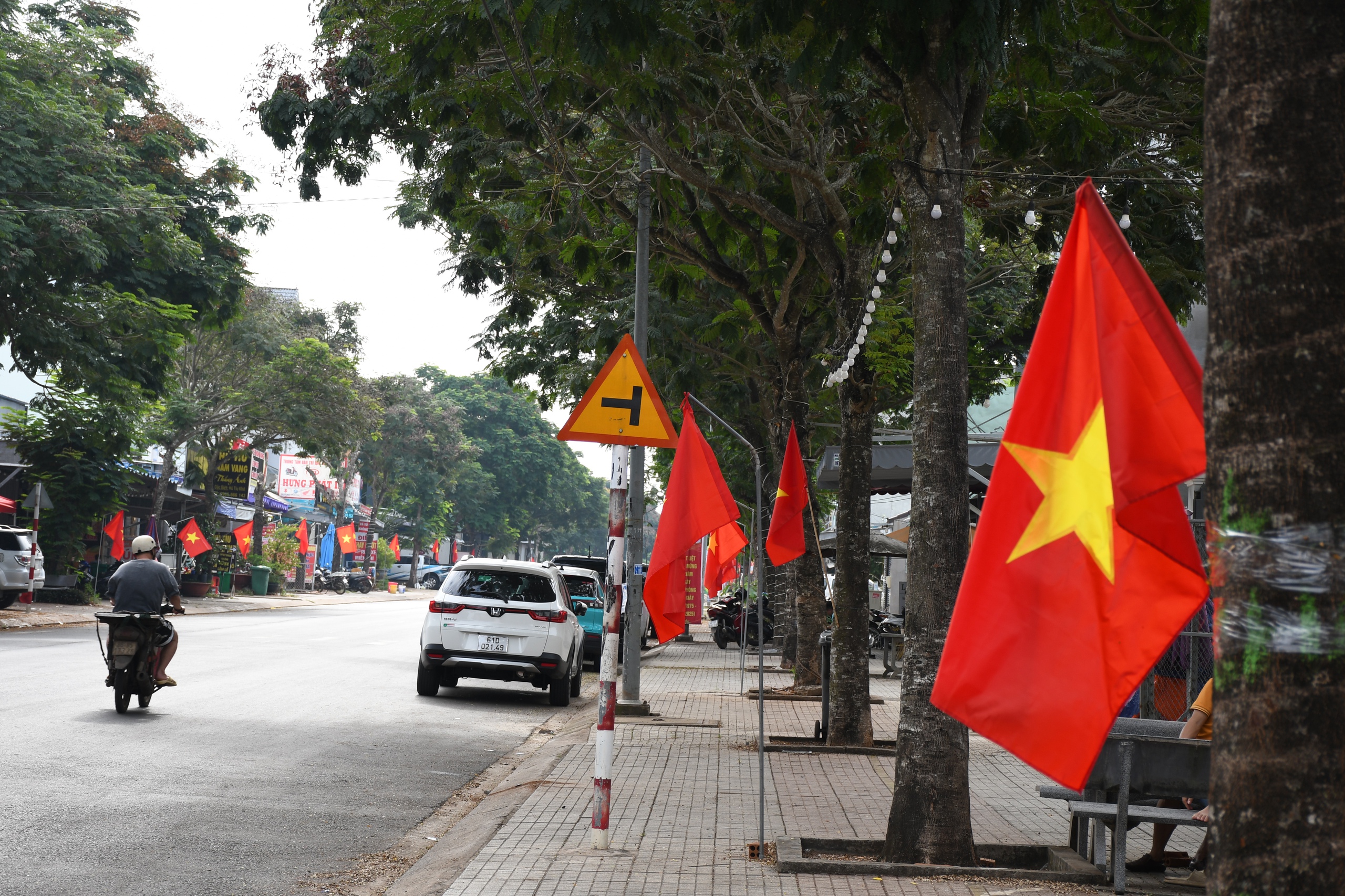 Kh&aacute;nh th&agrave;nh "Đường cờ Tổ quốc" tại Đồng Nai- Ảnh 6.
